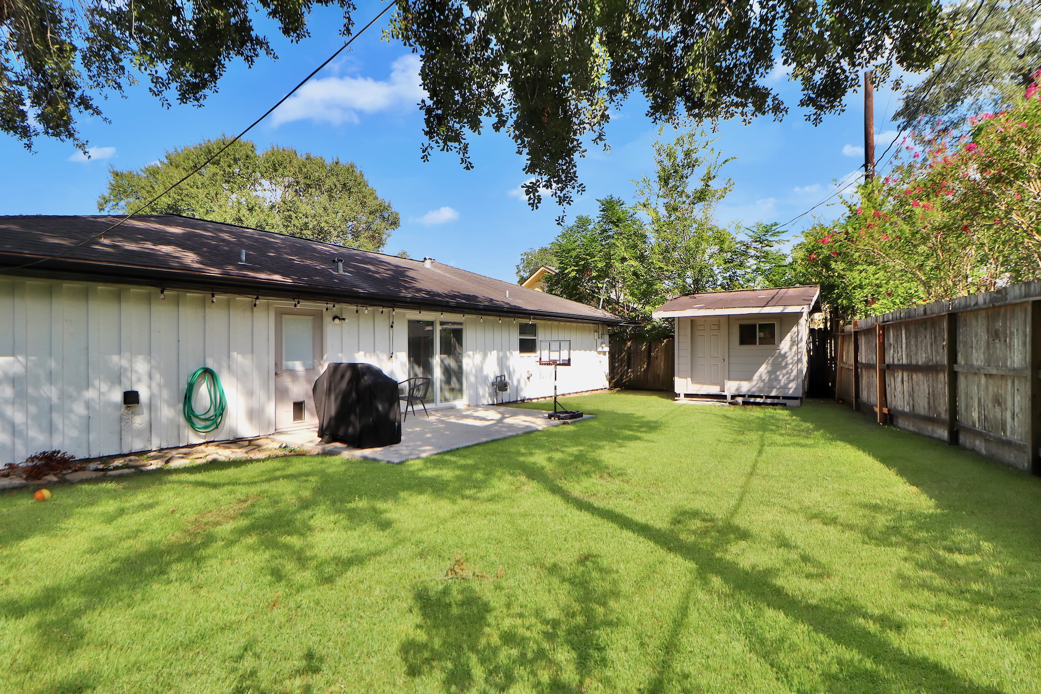 6111 Shadow Crest Street Property Photo 15