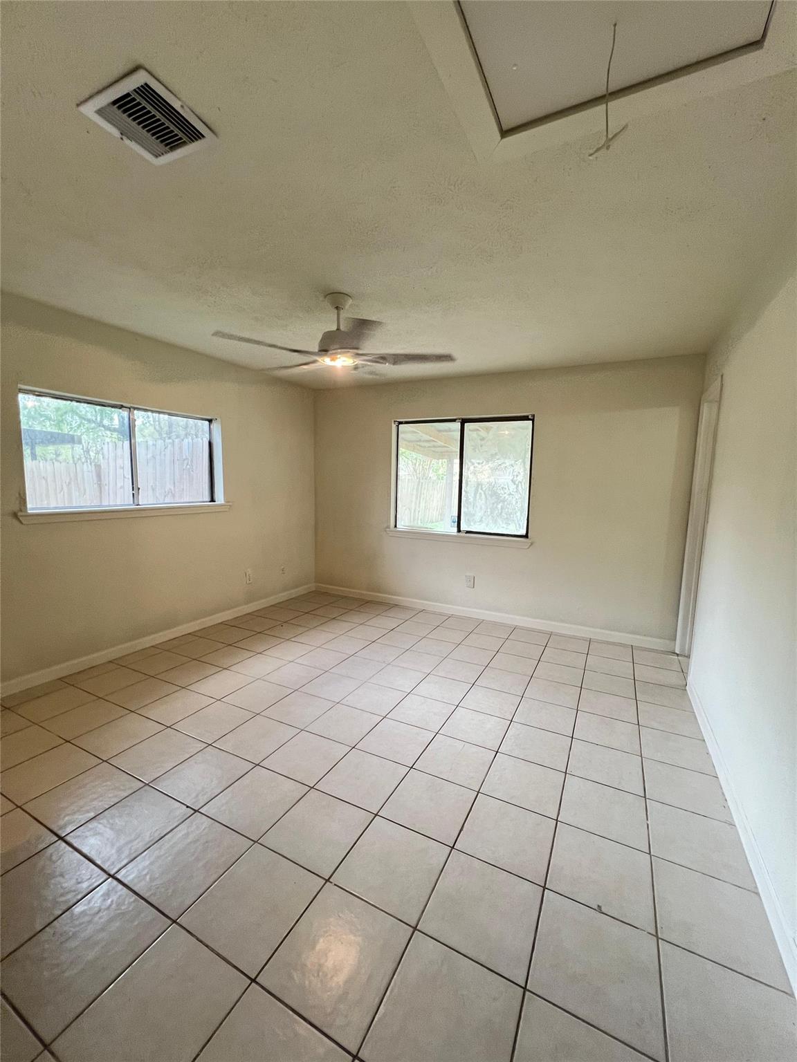 6231 Hollow Pines Drive, Houston Tx 77049 Property Photo 8