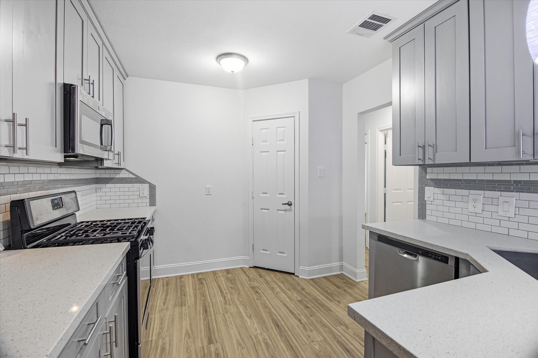 7112 Avenue L Property Photo 24