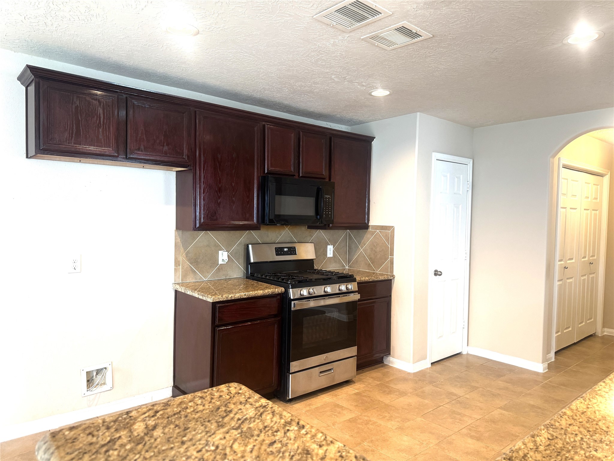 2231 Tandy Park Way Property Photo 10