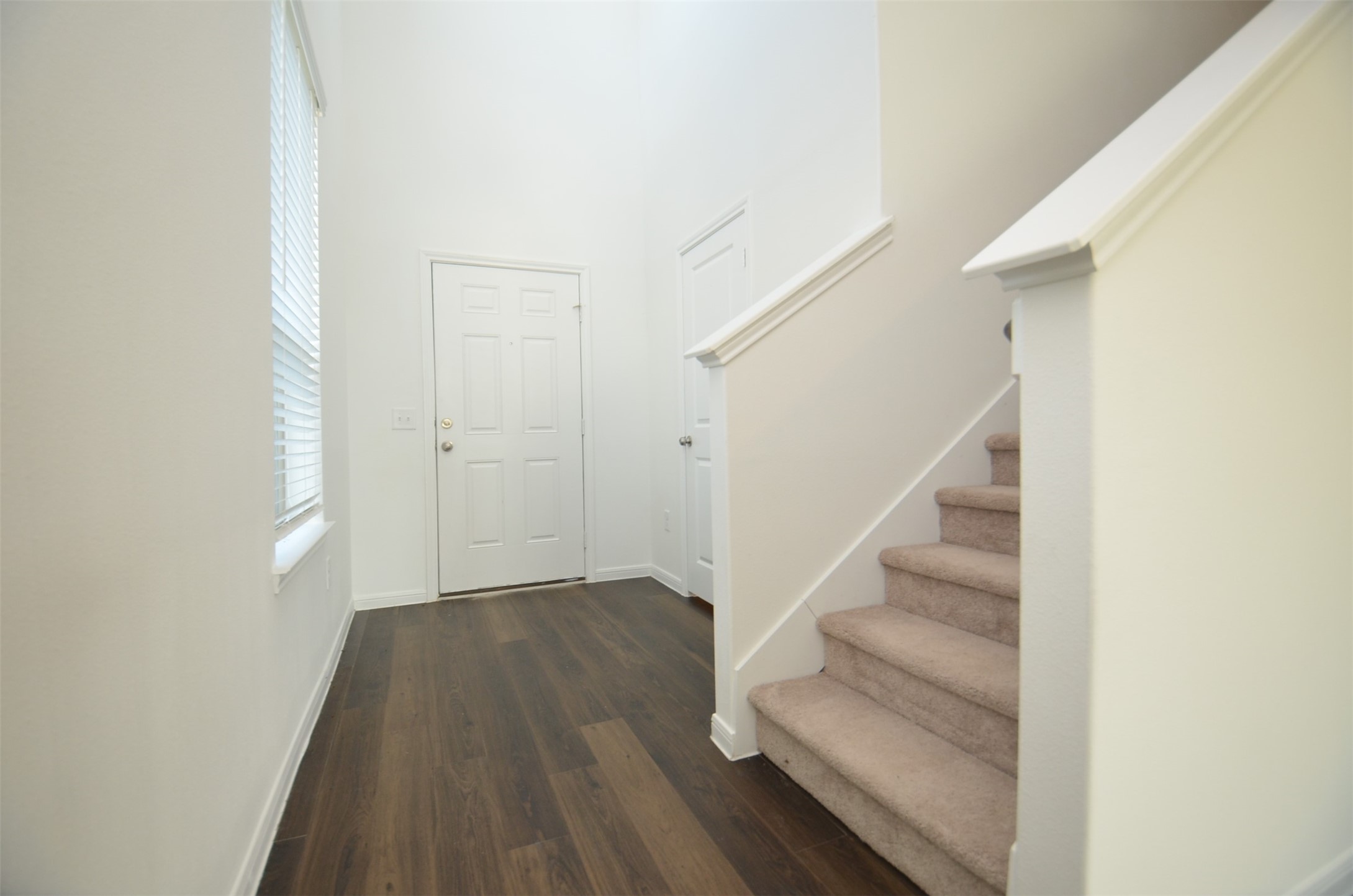 16412 Big Hickory Dr Property Photo 3