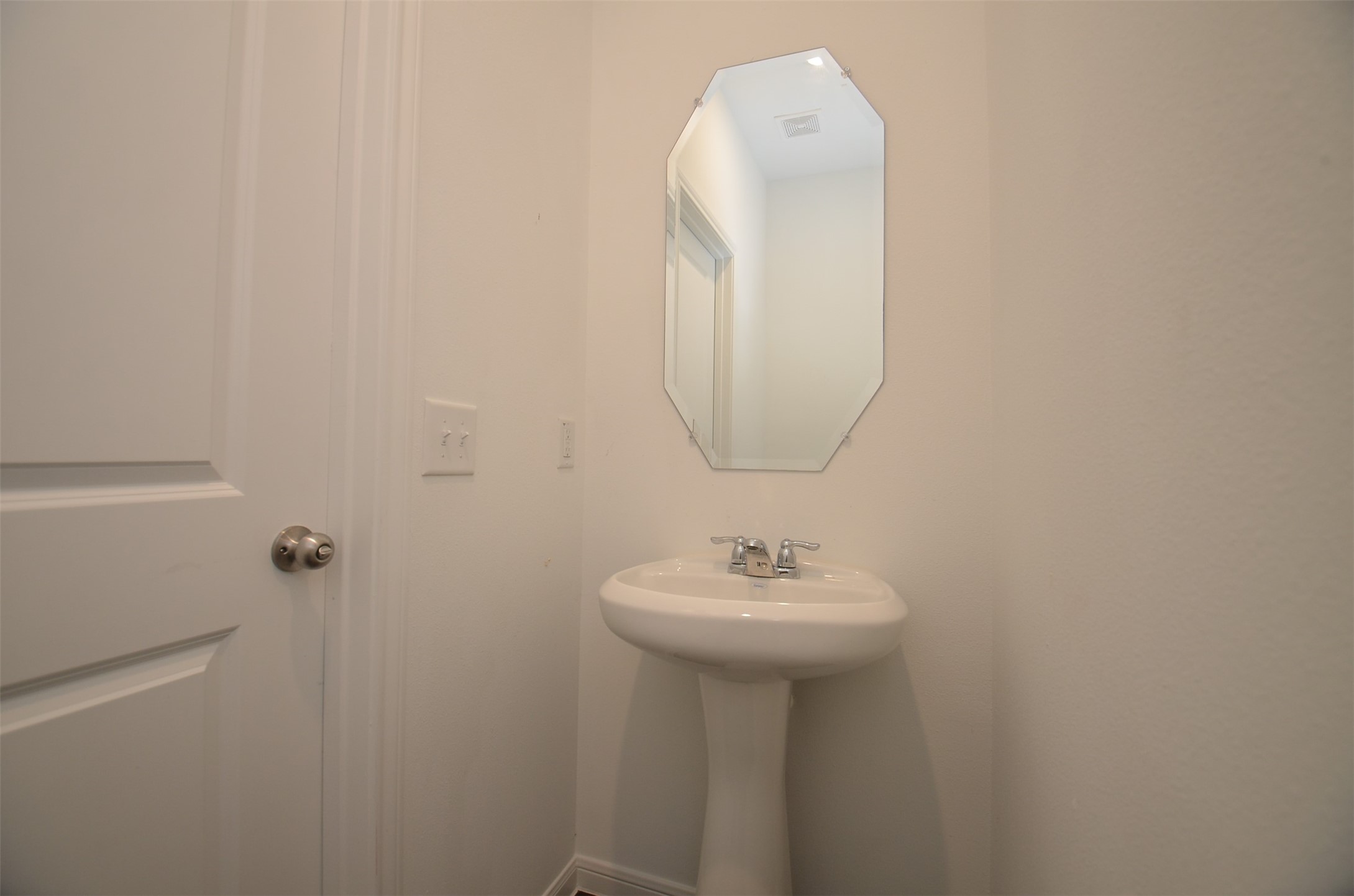 16412 Big Hickory Dr Property Photo 9