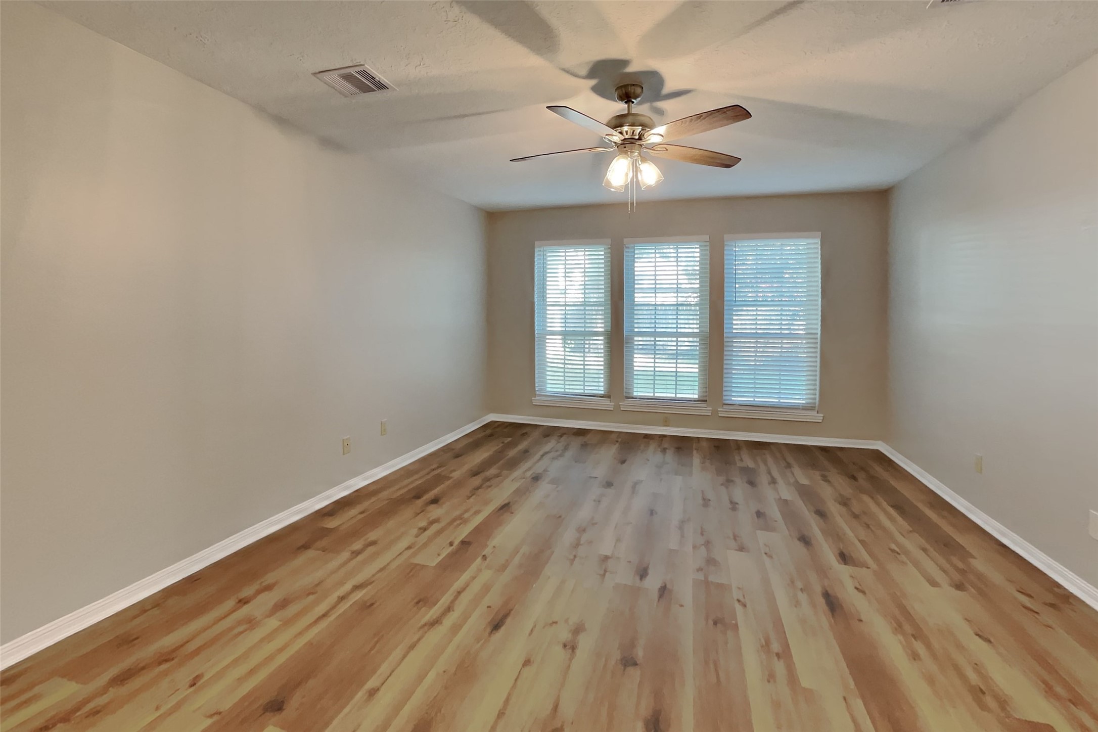 6626 Gentle Bend Drive Property Photo 6