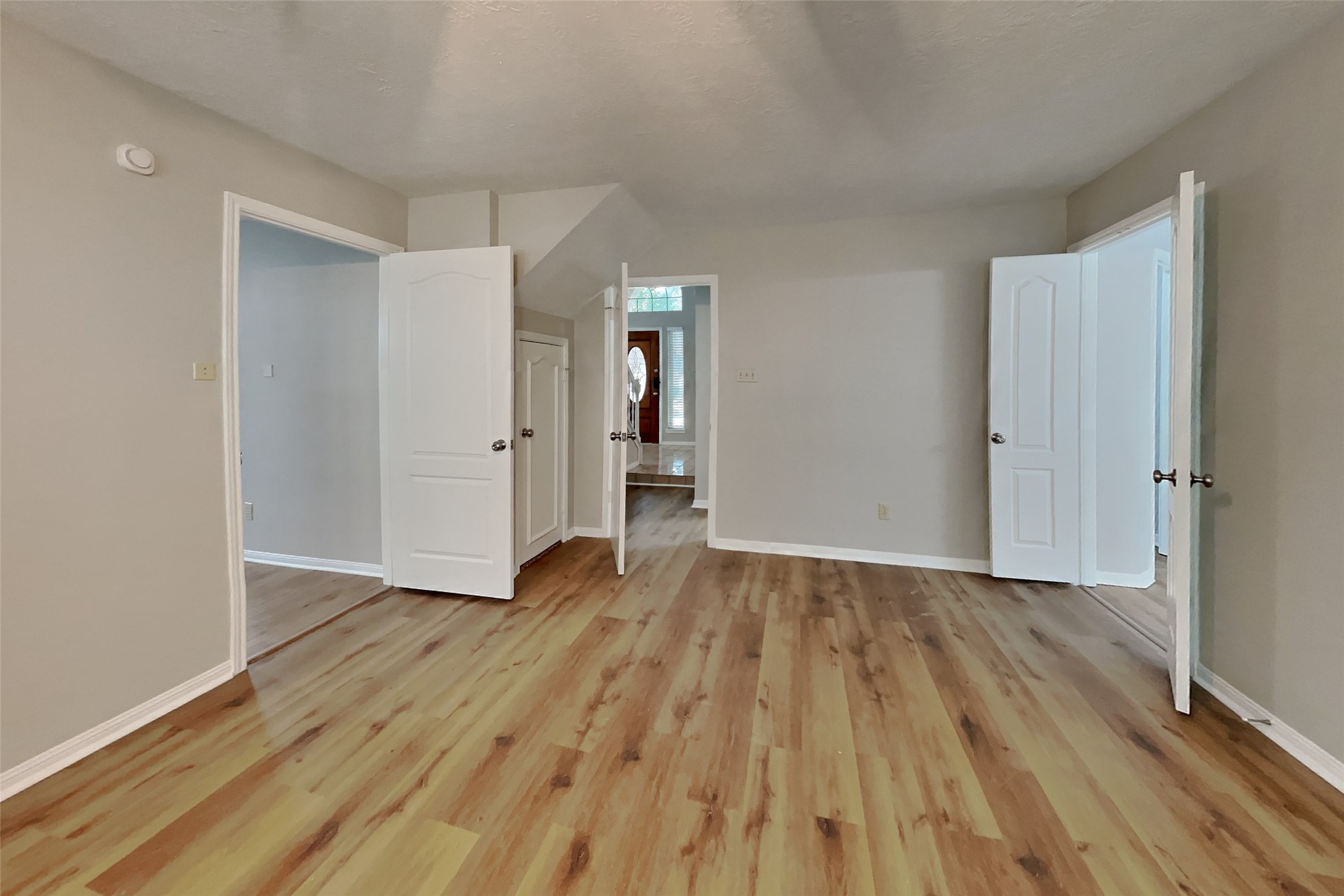 6626 Gentle Bend Drive Property Photo 7