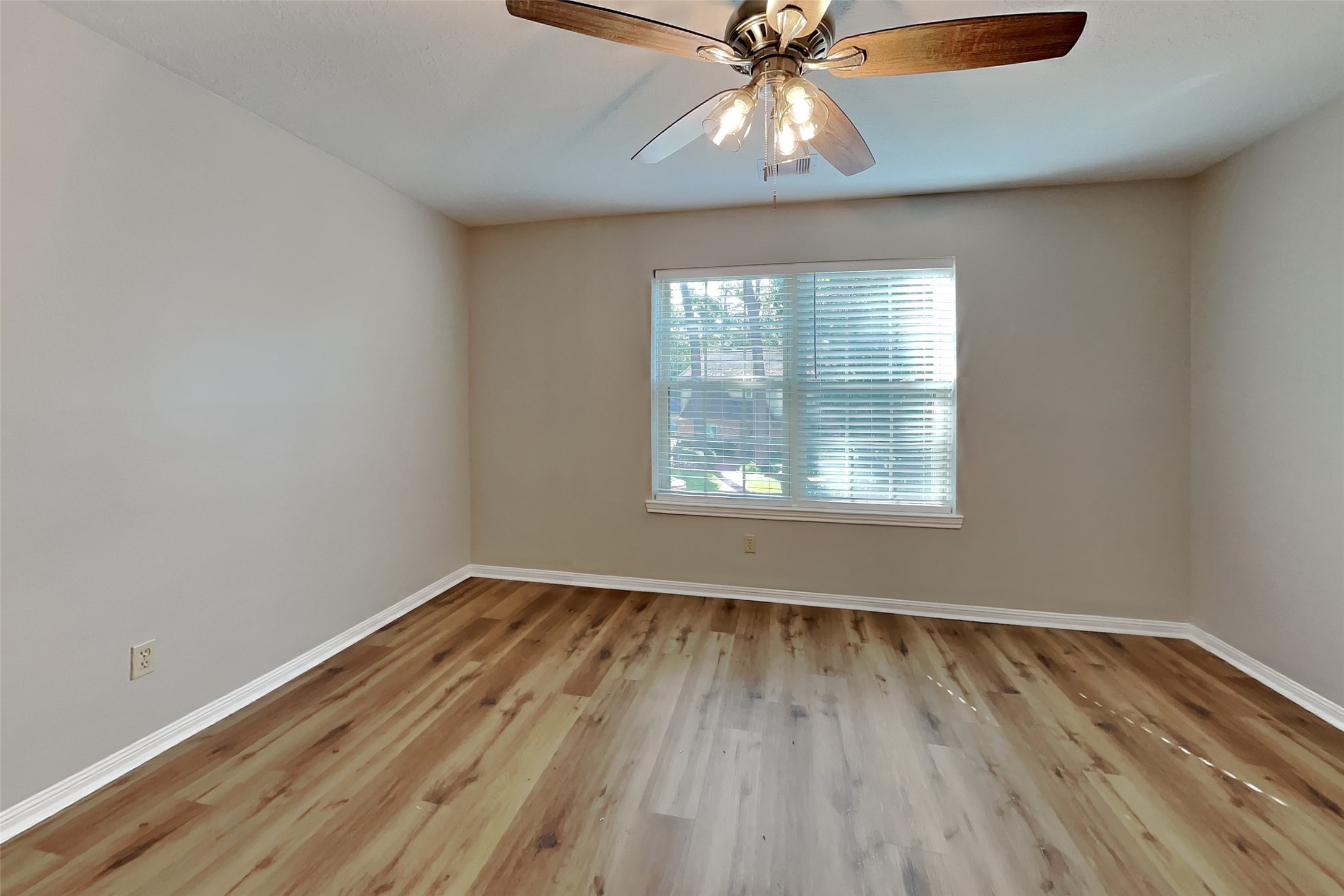 6626 Gentle Bend Drive Property Photo 12