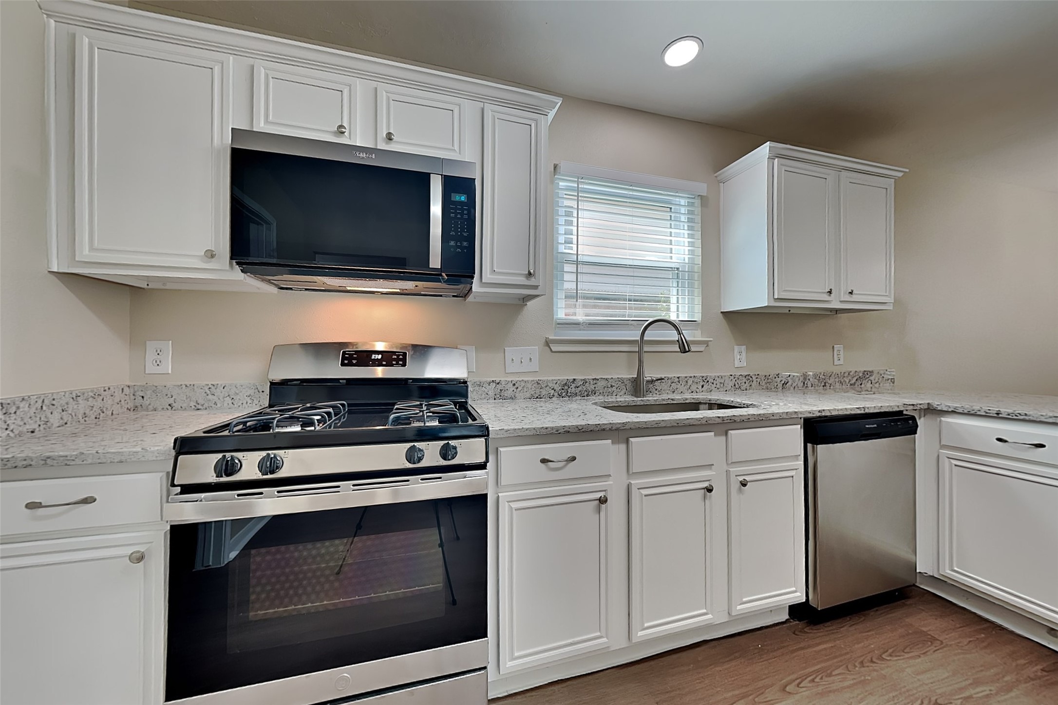 1116 Lake Shore Drive Property Photo 5