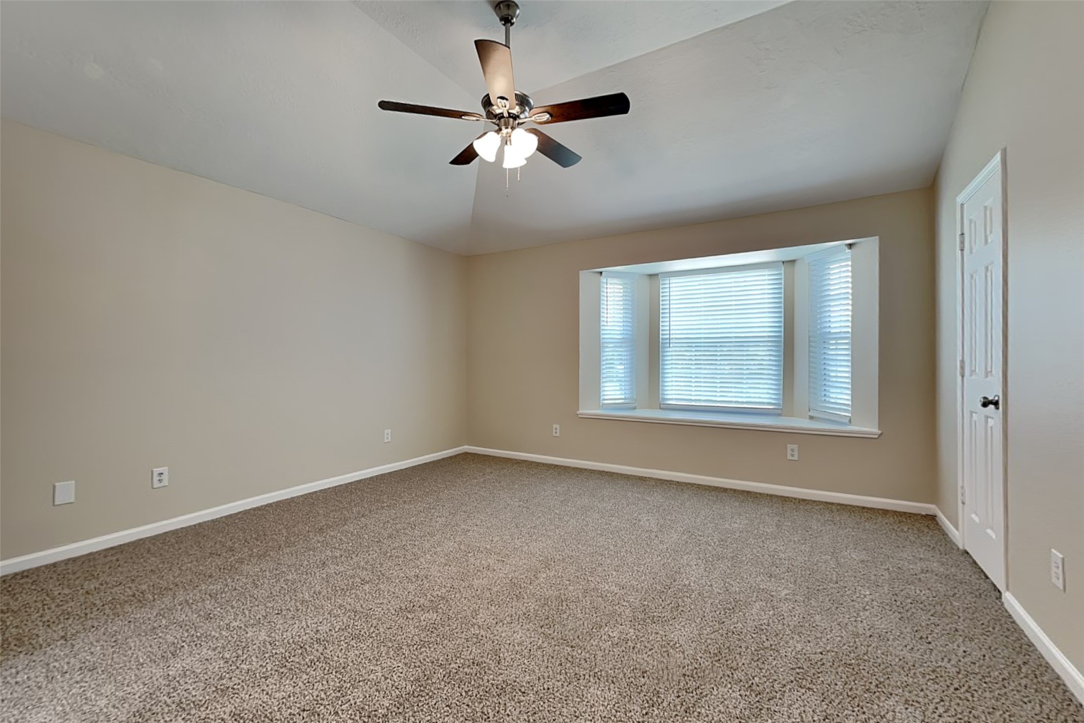 1116 Lake Shore Drive Property Photo 9