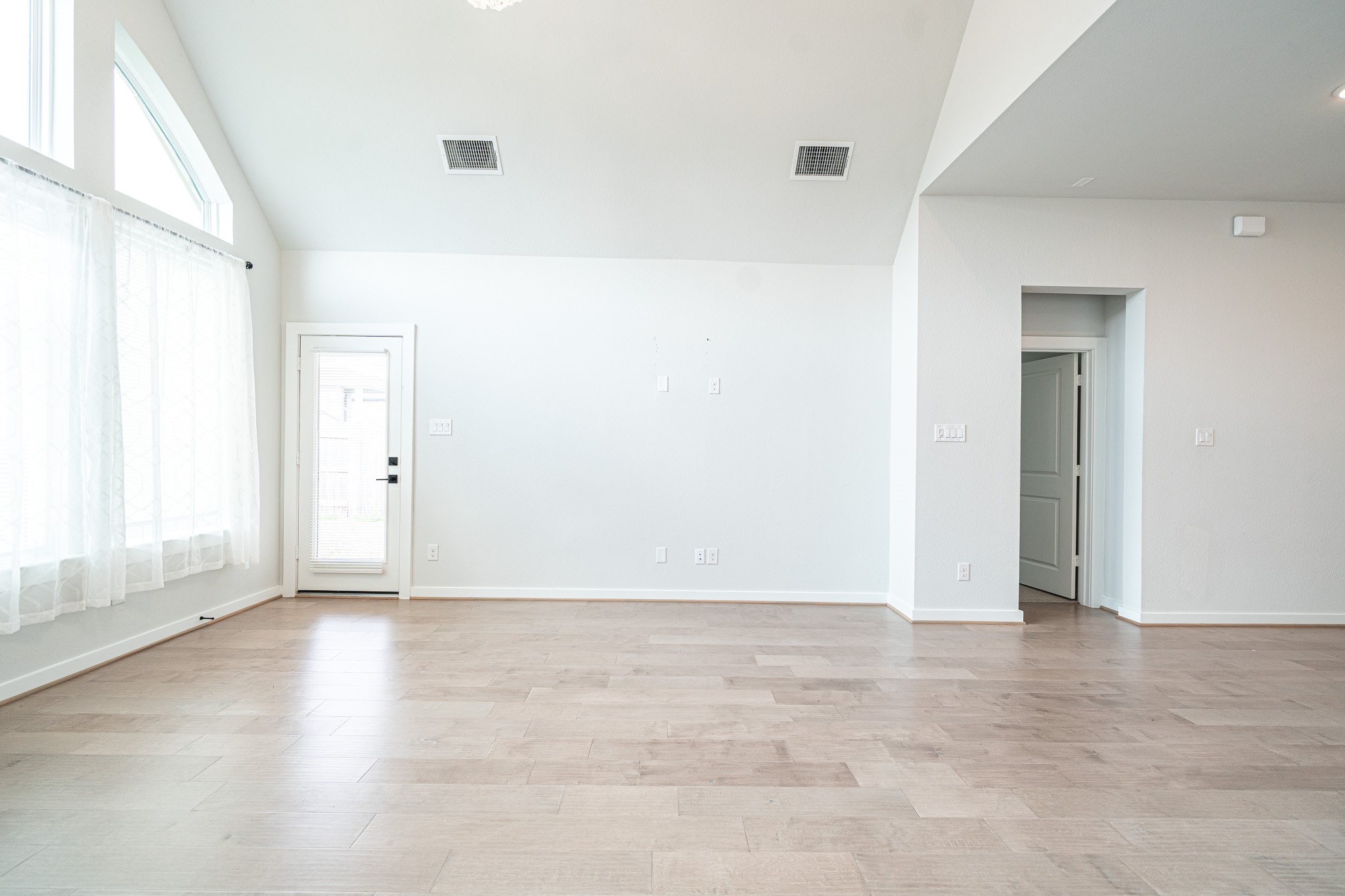 24819 Yellow Spruce Property Photo 8