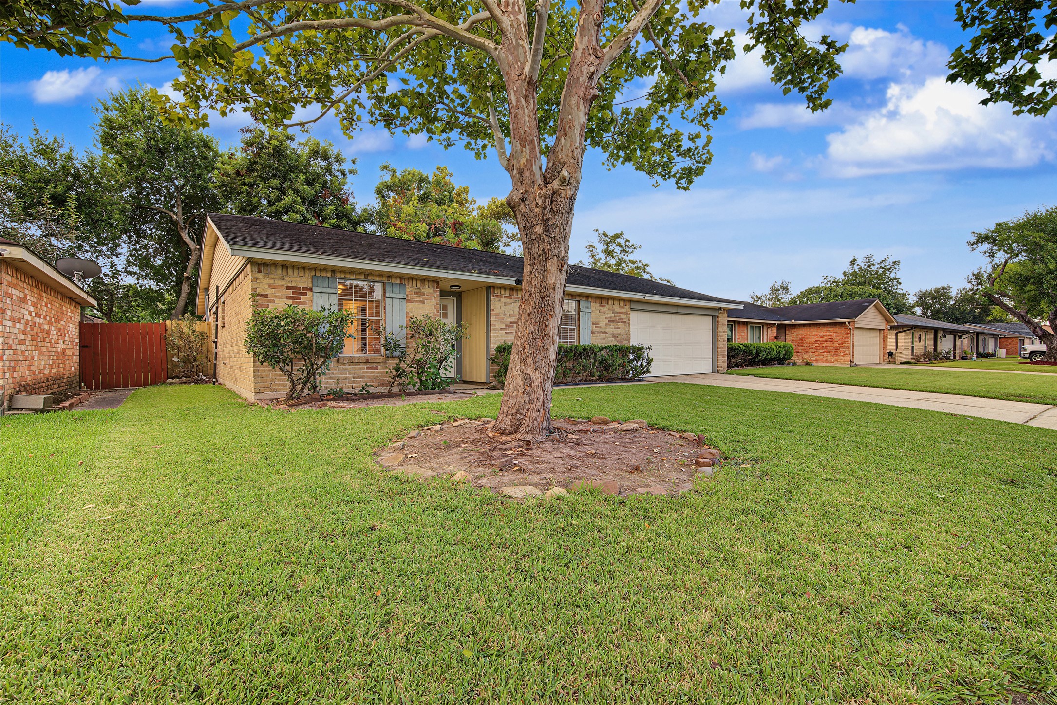 9912 Blue Bird Street Property Photo 2