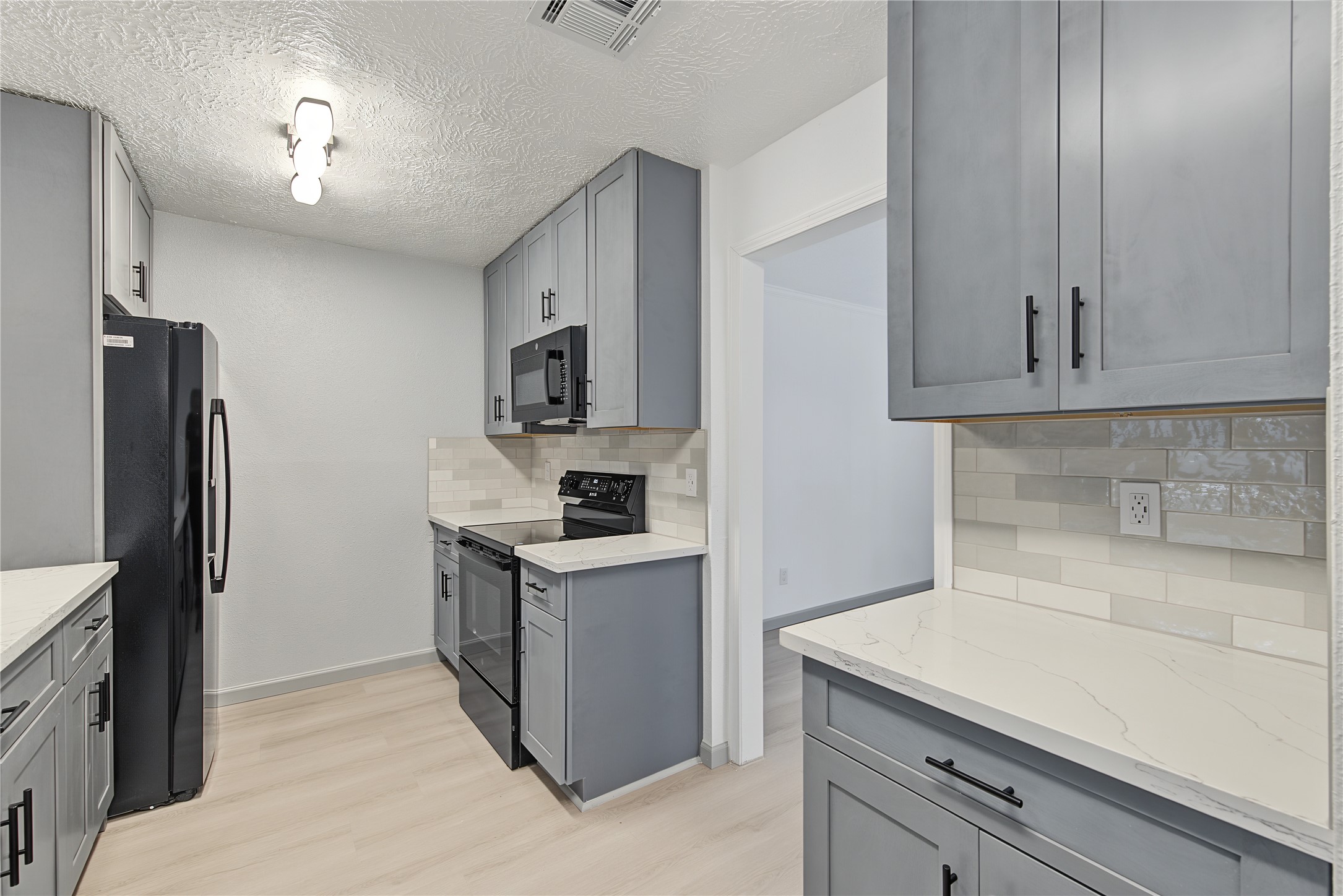 9912 Blue Bird Street Property Photo 11