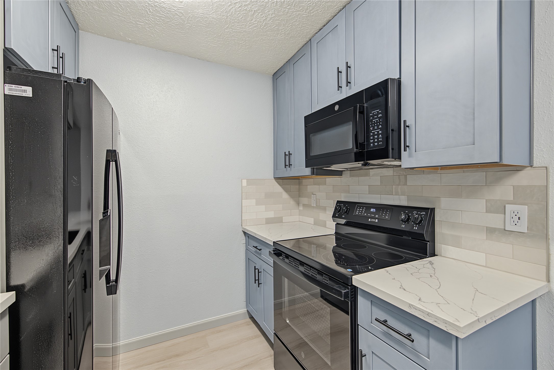 9912 Blue Bird Street Property Photo 12