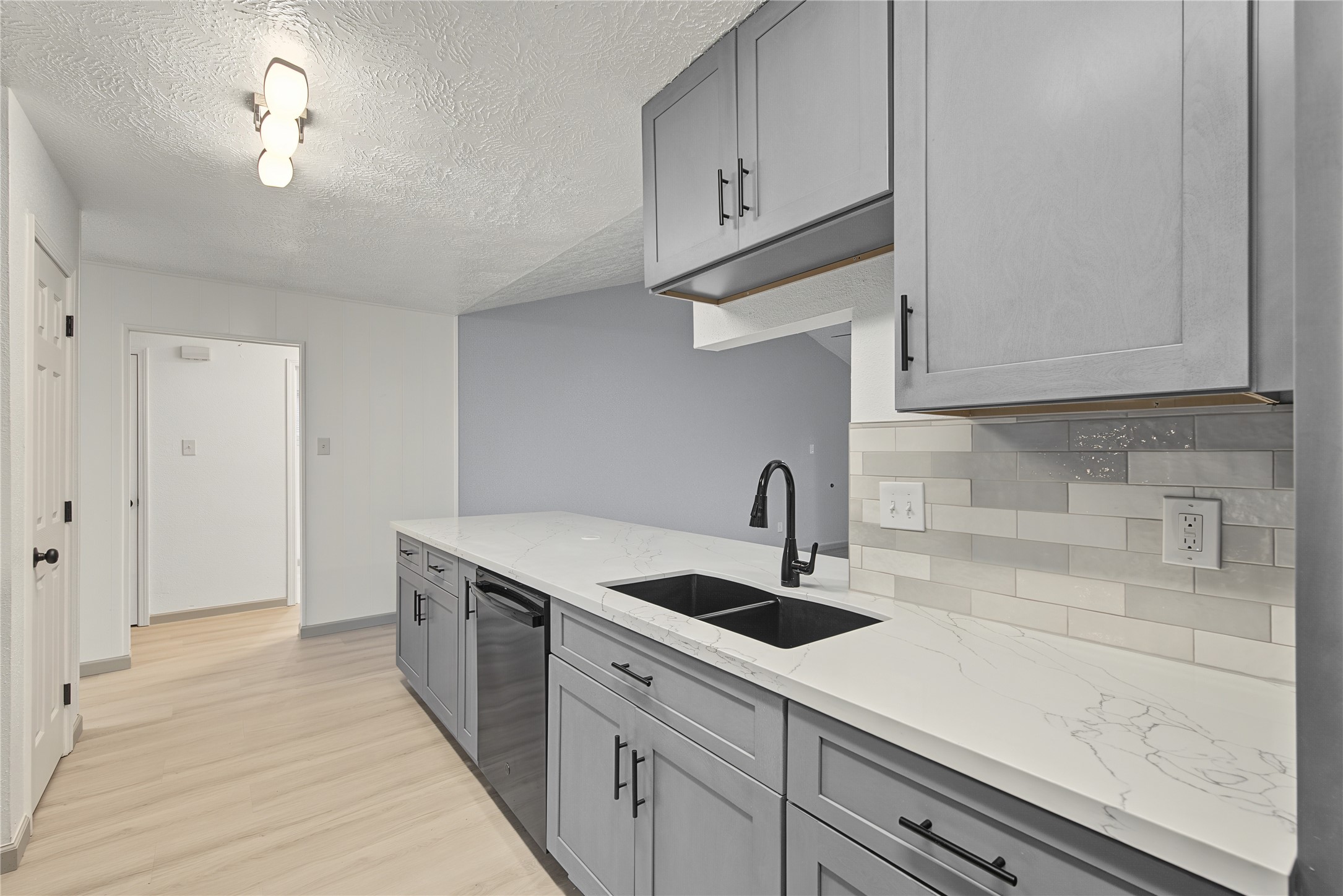 9912 Blue Bird Street Property Photo 13