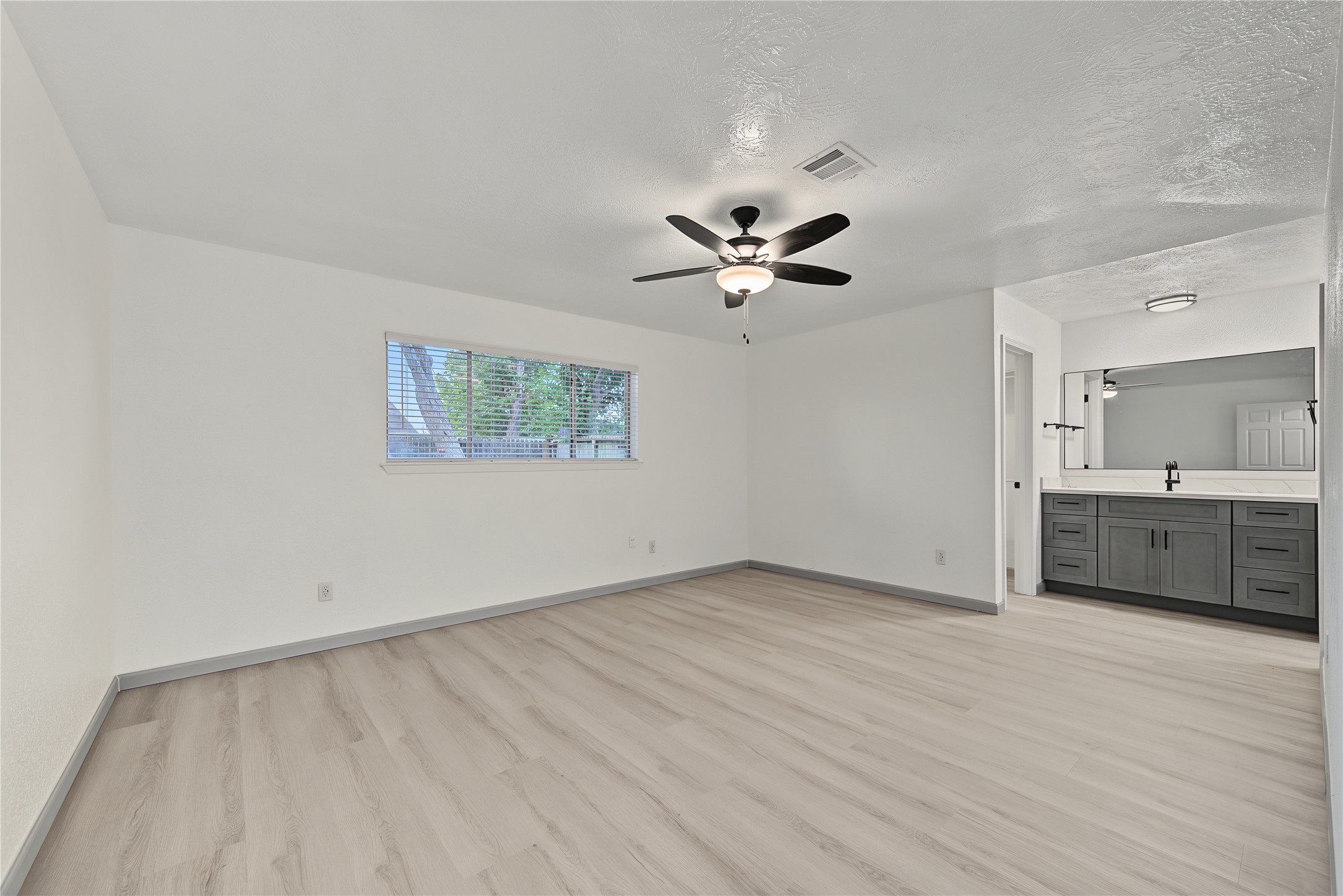 9912 Blue Bird Street Property Photo 20