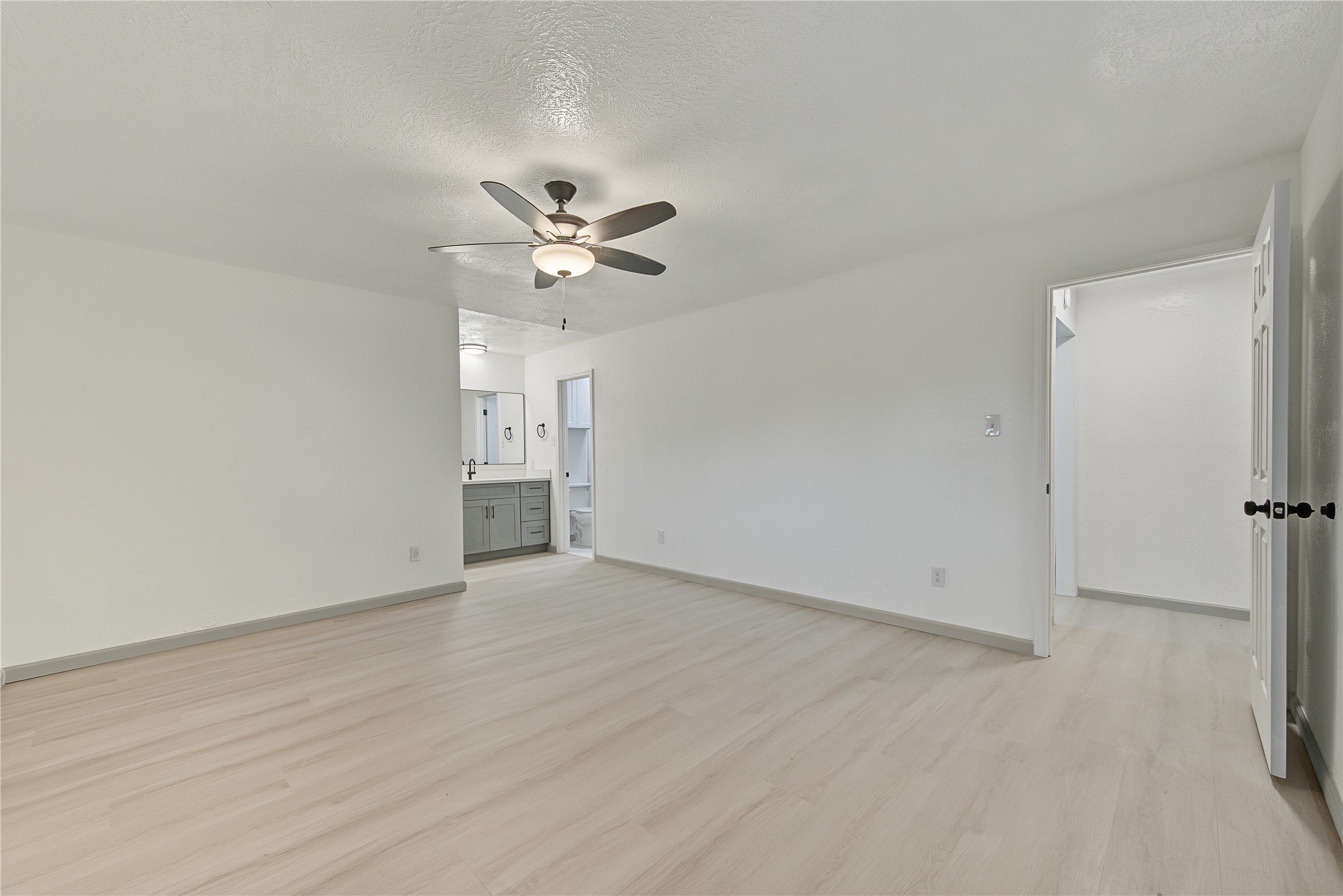 9912 Blue Bird Street Property Photo 21