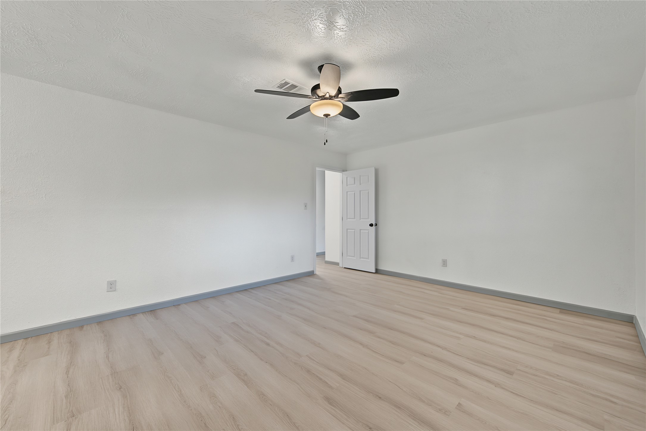 9912 Blue Bird Street Property Photo 27