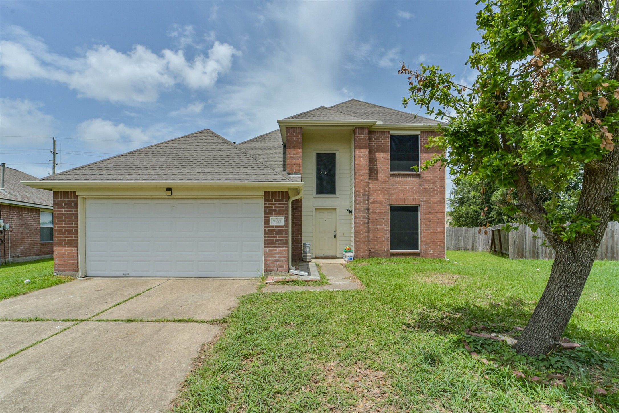 7102 Calix Lane Property Photo 3