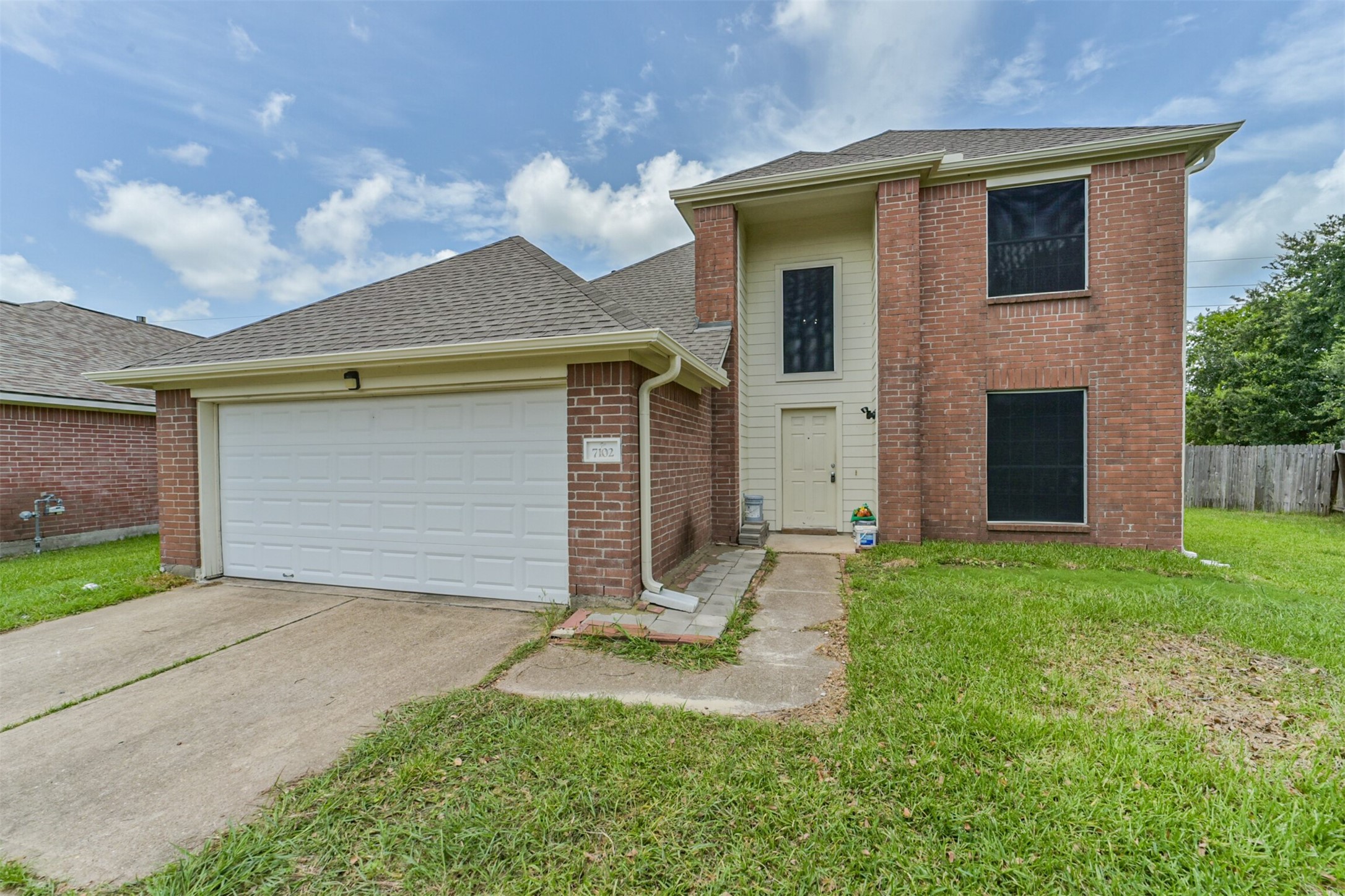 7102 Calix Lane Property Photo 4