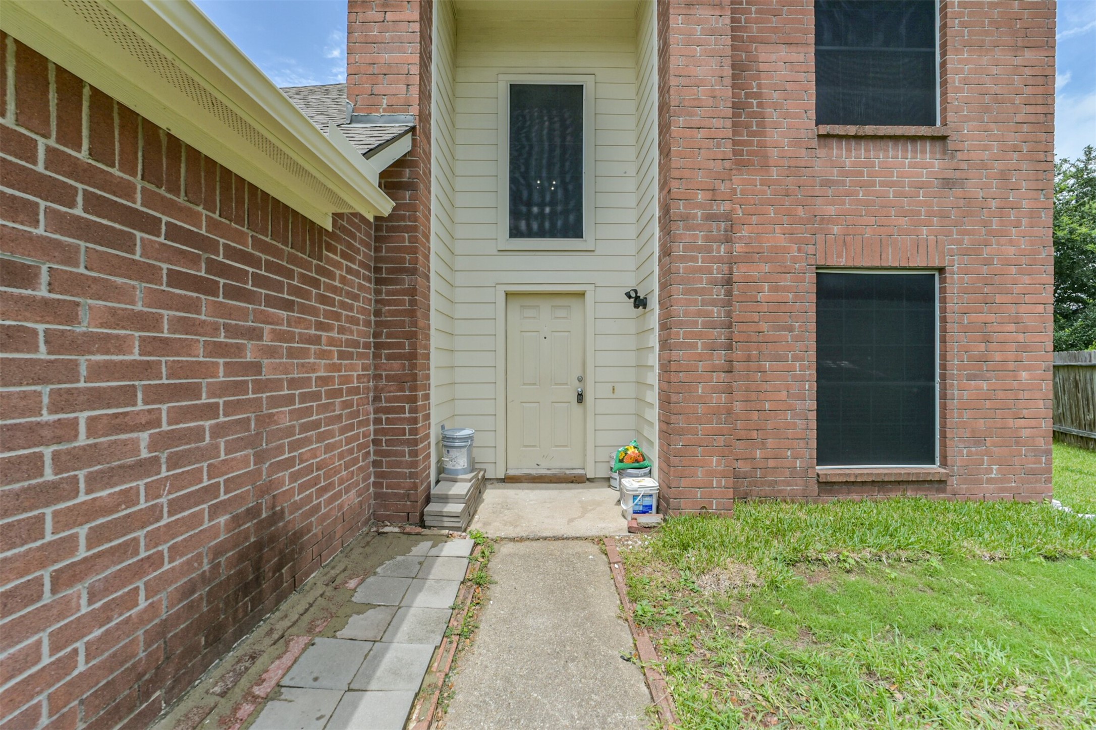 7102 Calix Lane Property Photo 5