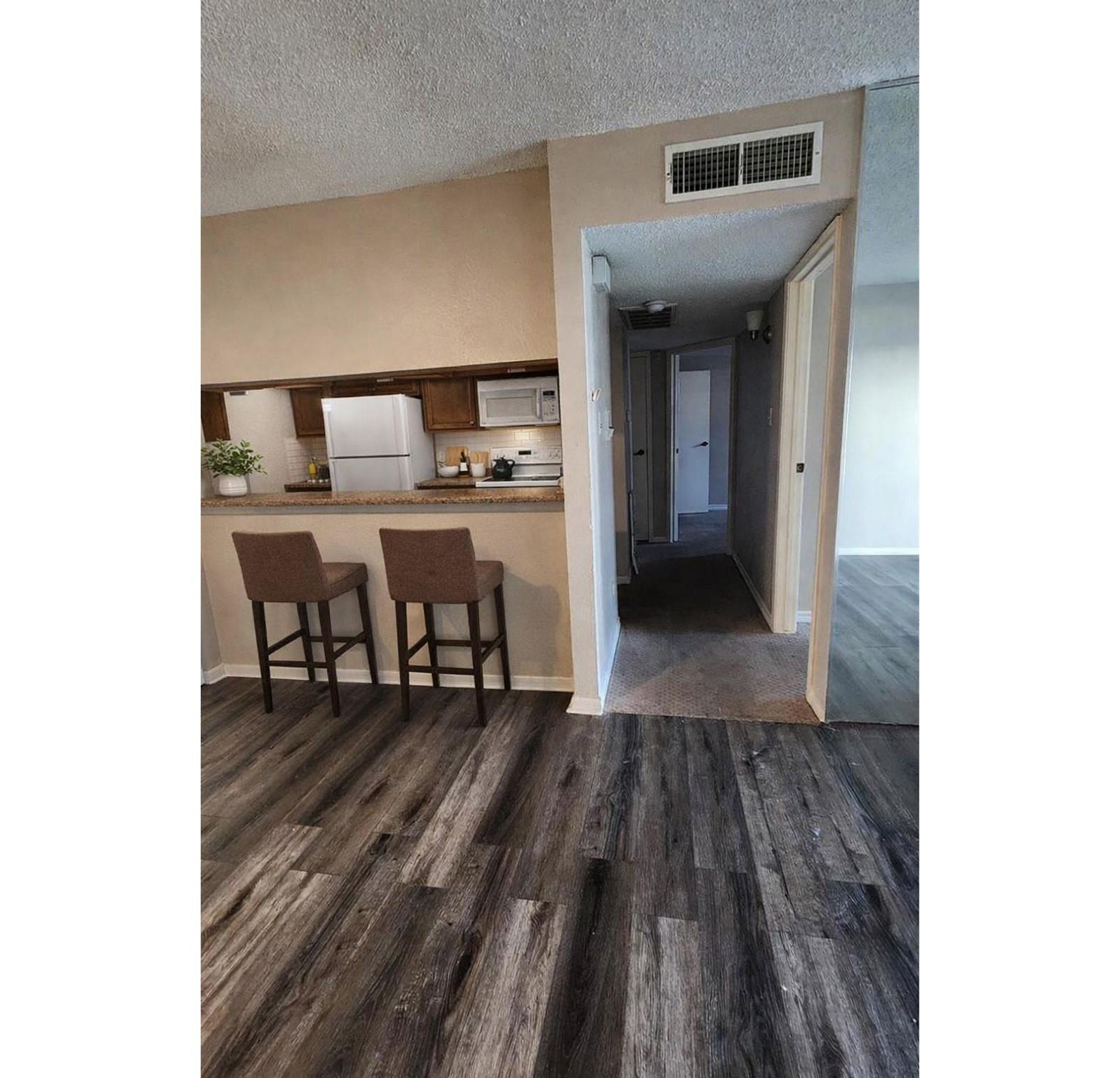 2818 S Bartell Drive 7 Property Photo 4