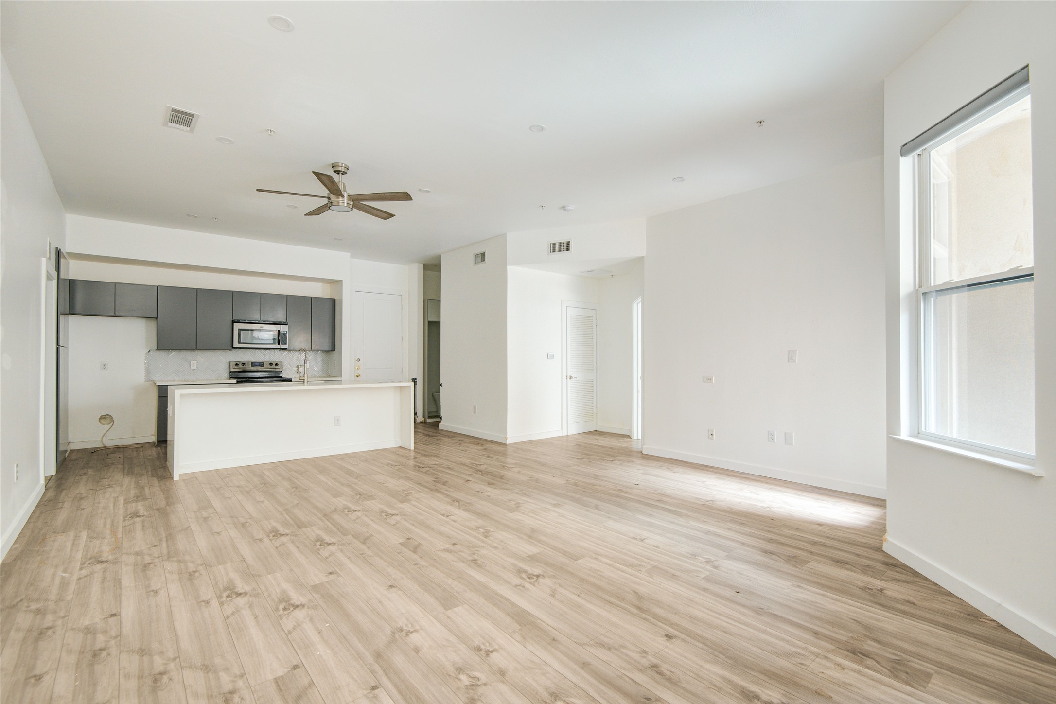 300 St Joseph Parkway 101 Property Photo 11