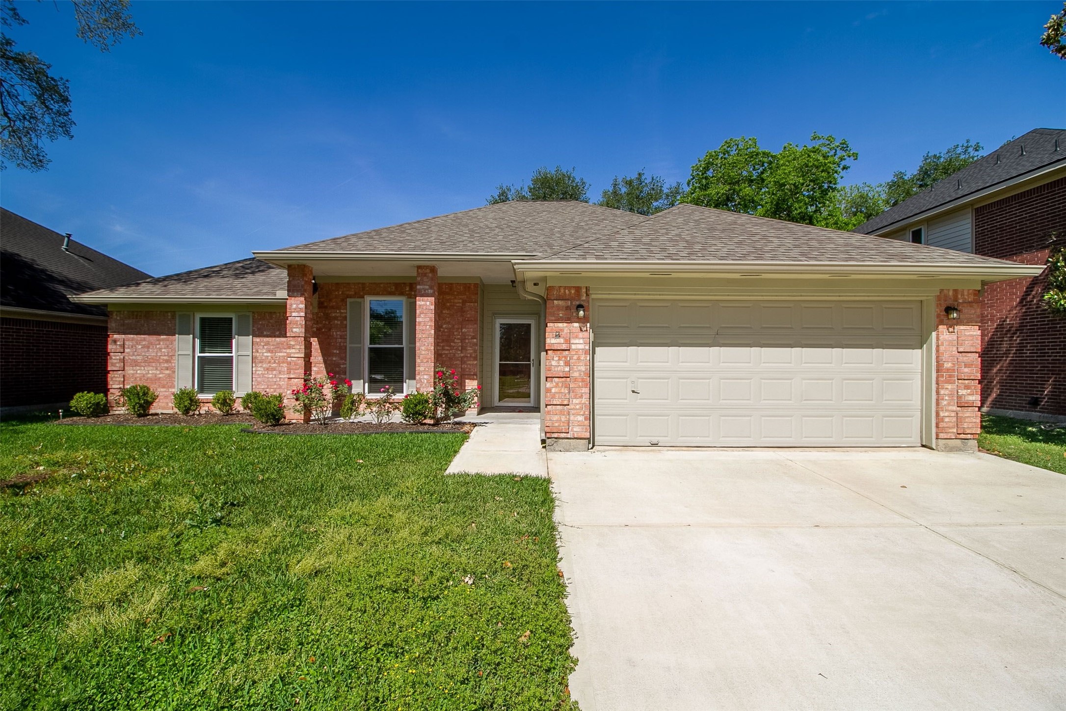 2918 Abbey Field Drive Property Photo 1