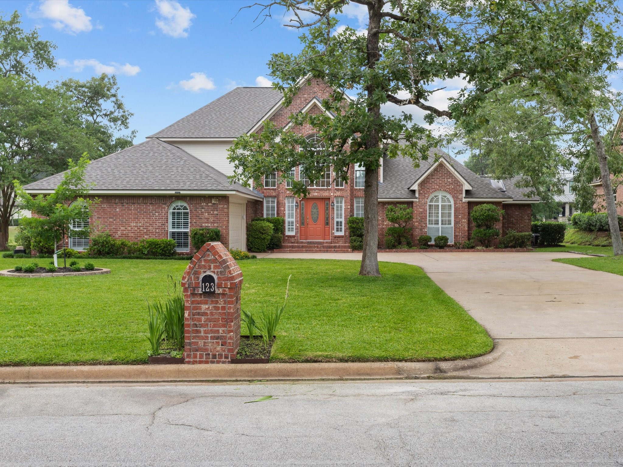 123 Crown Colony Drive Property Photo 2