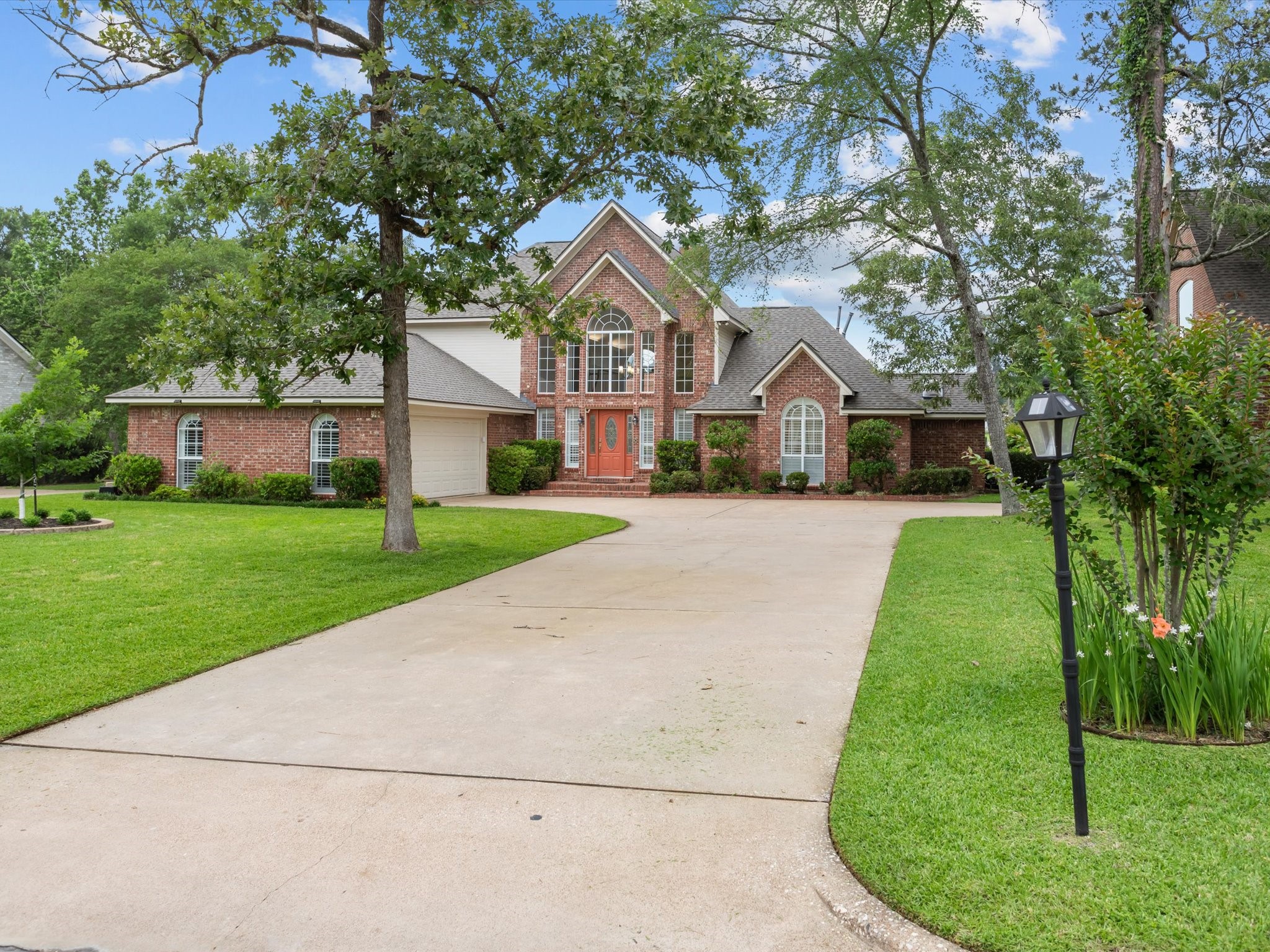123 Crown Colony Drive Property Photo 3