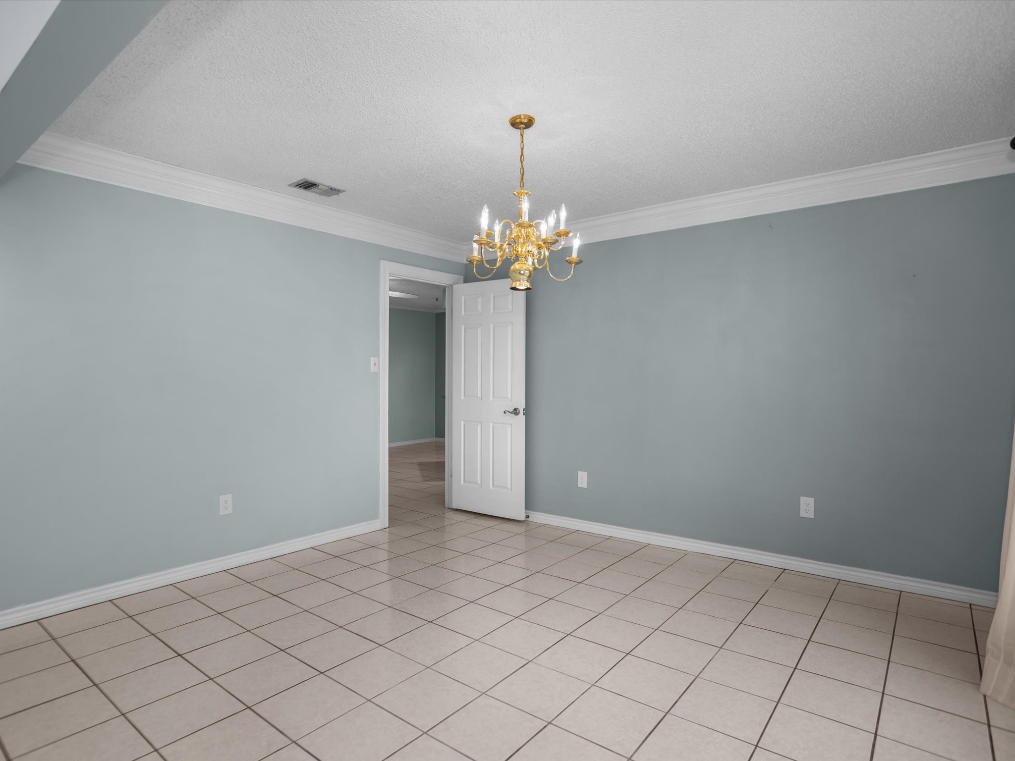 123 Crown Colony Drive Property Photo 10
