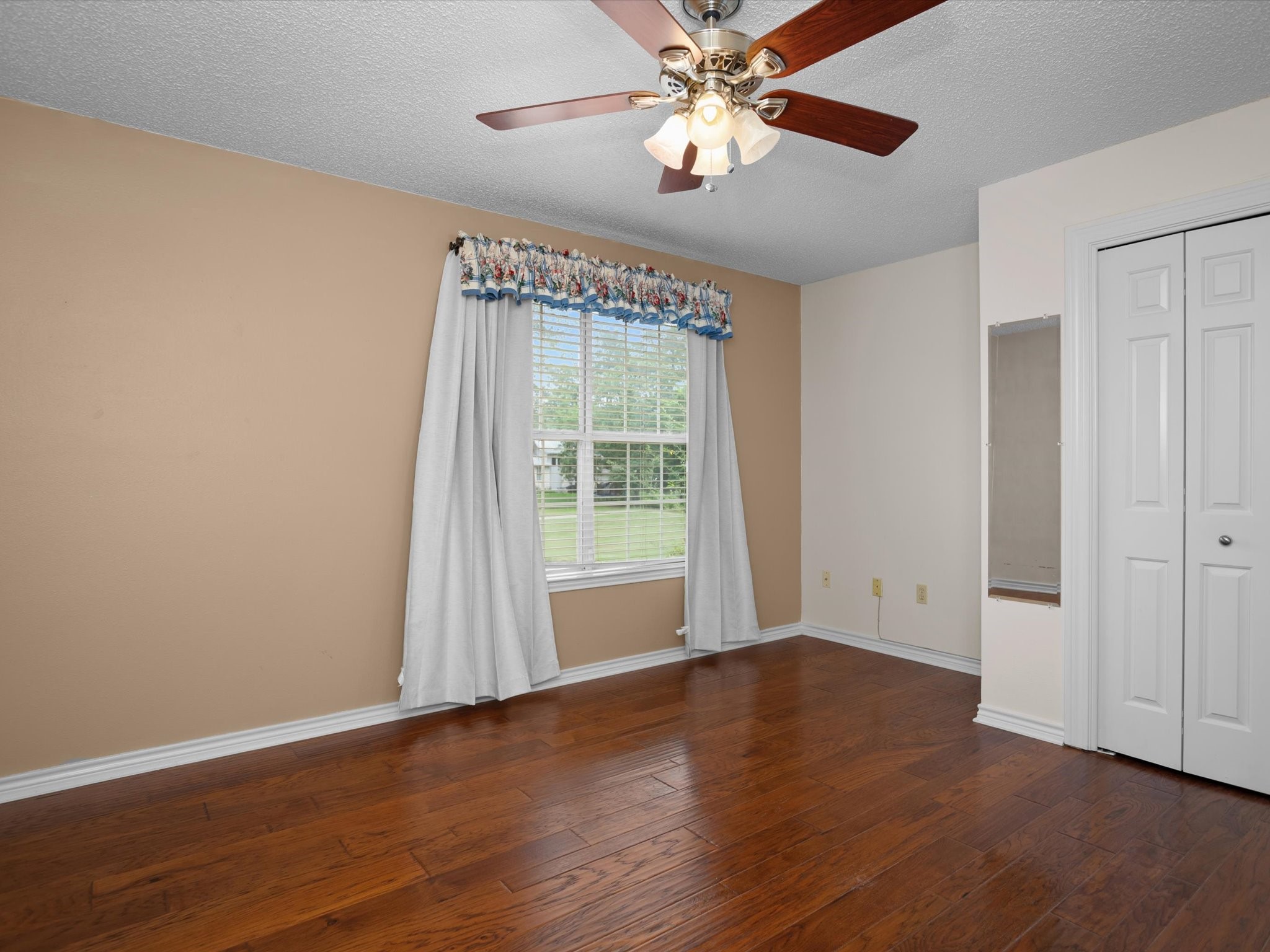 123 Crown Colony Drive Property Photo 17