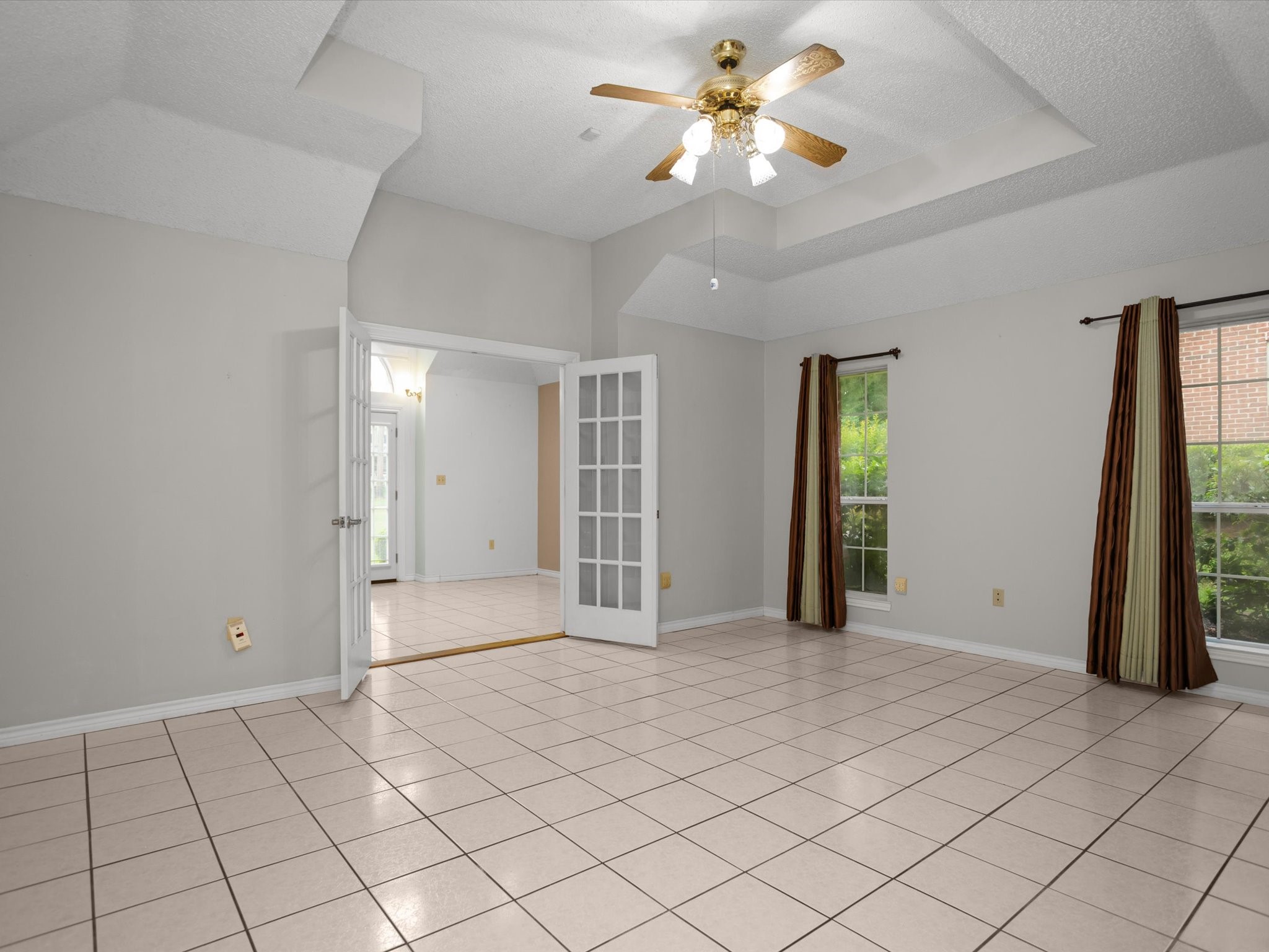 123 Crown Colony Drive Property Photo 25