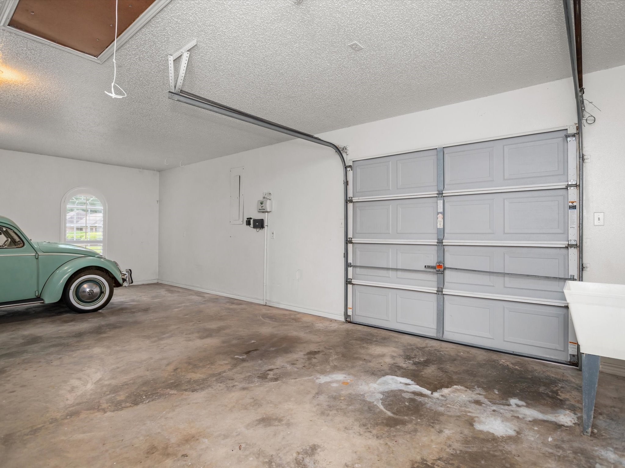 123 Crown Colony Drive Property Photo 49