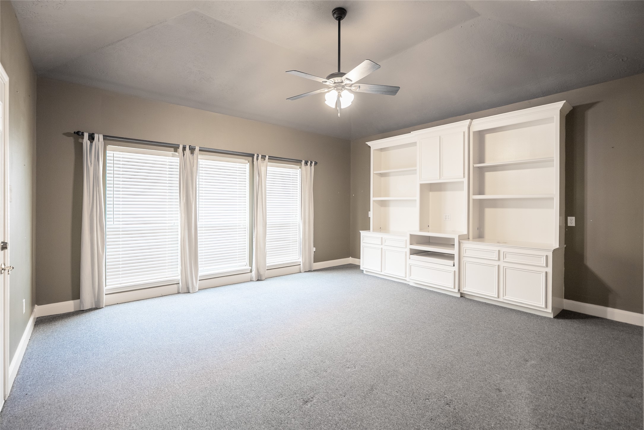 26910 Willow Ln Property Photo 16