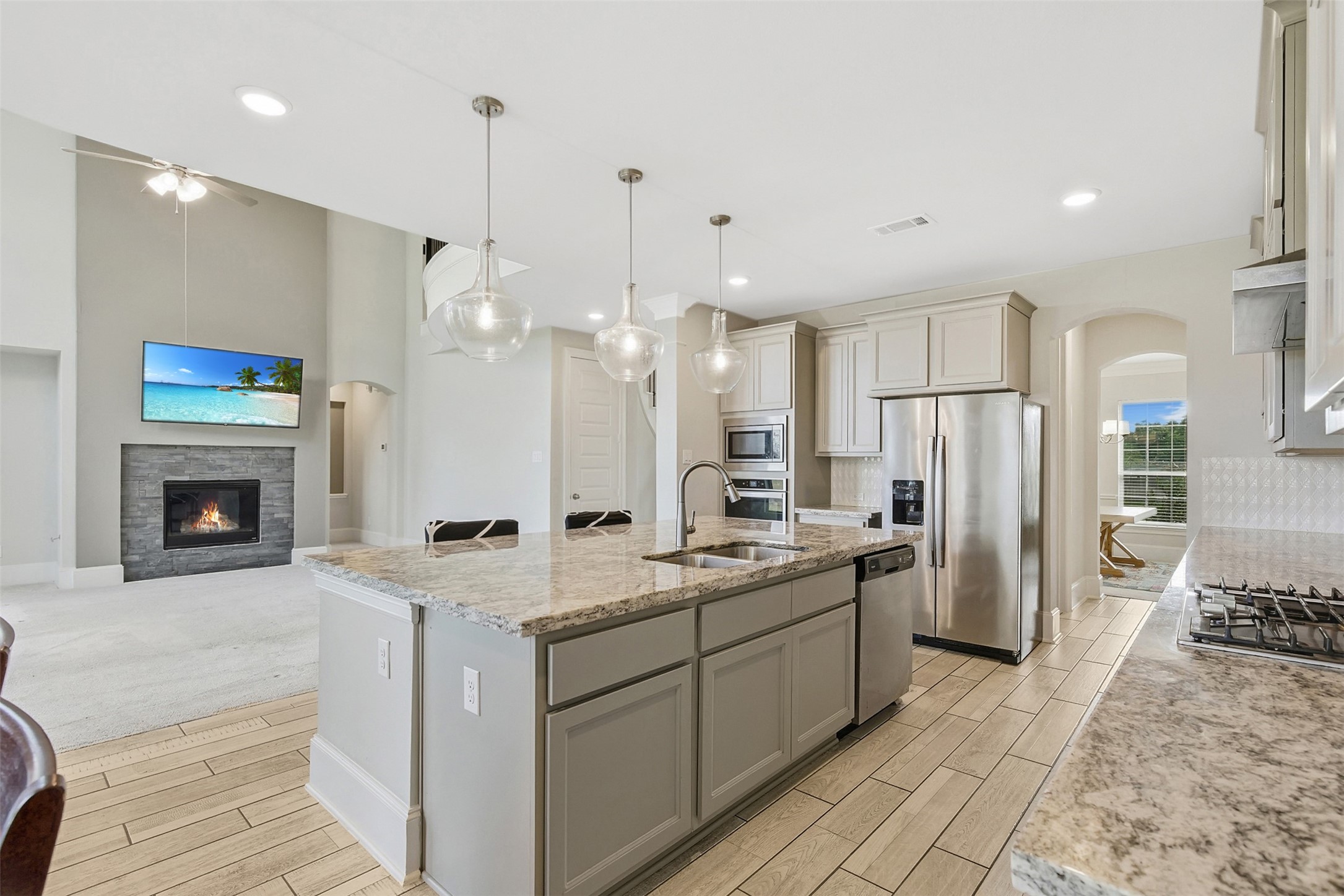 8915 Forest Side Drive Property Photo 11