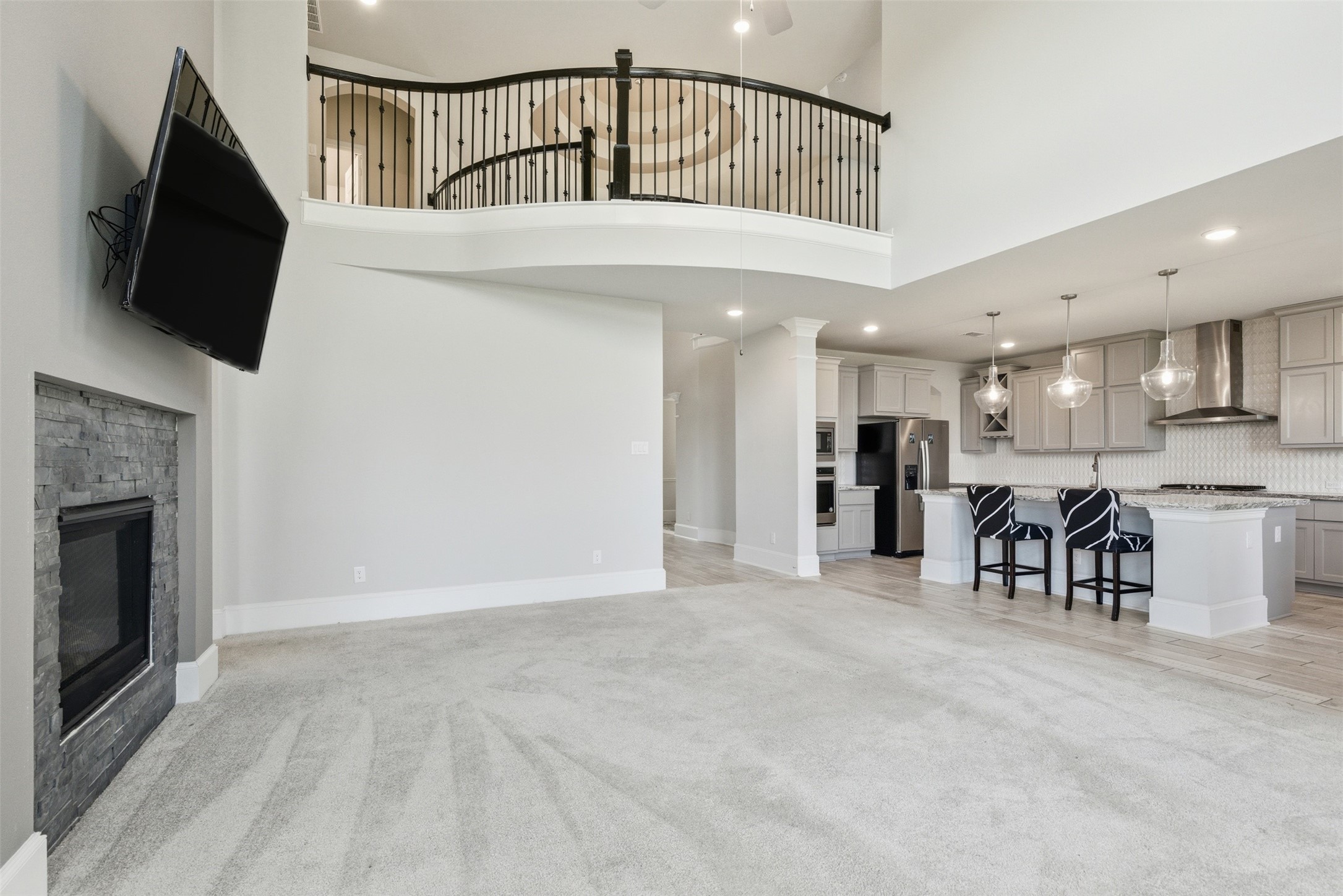8915 Forest Side Drive Property Photo 14