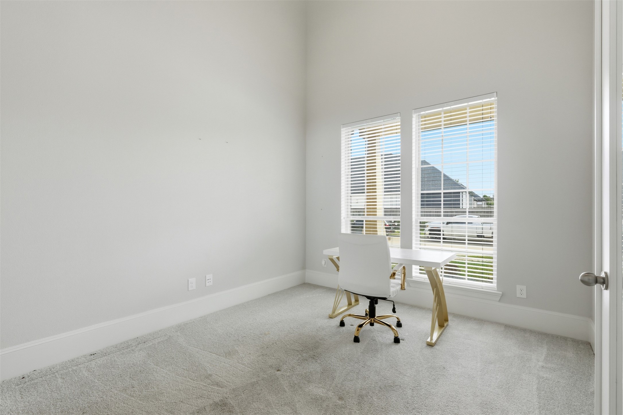 8915 Forest Side Drive Property Photo 15