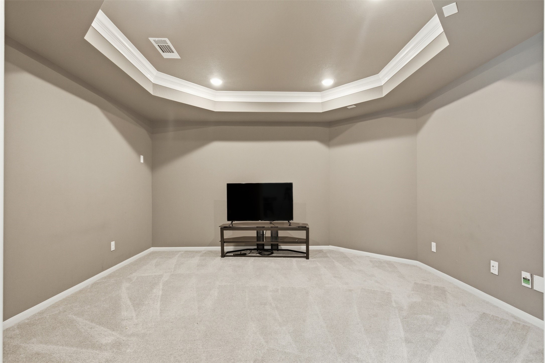 8915 Forest Side Drive Property Photo 28