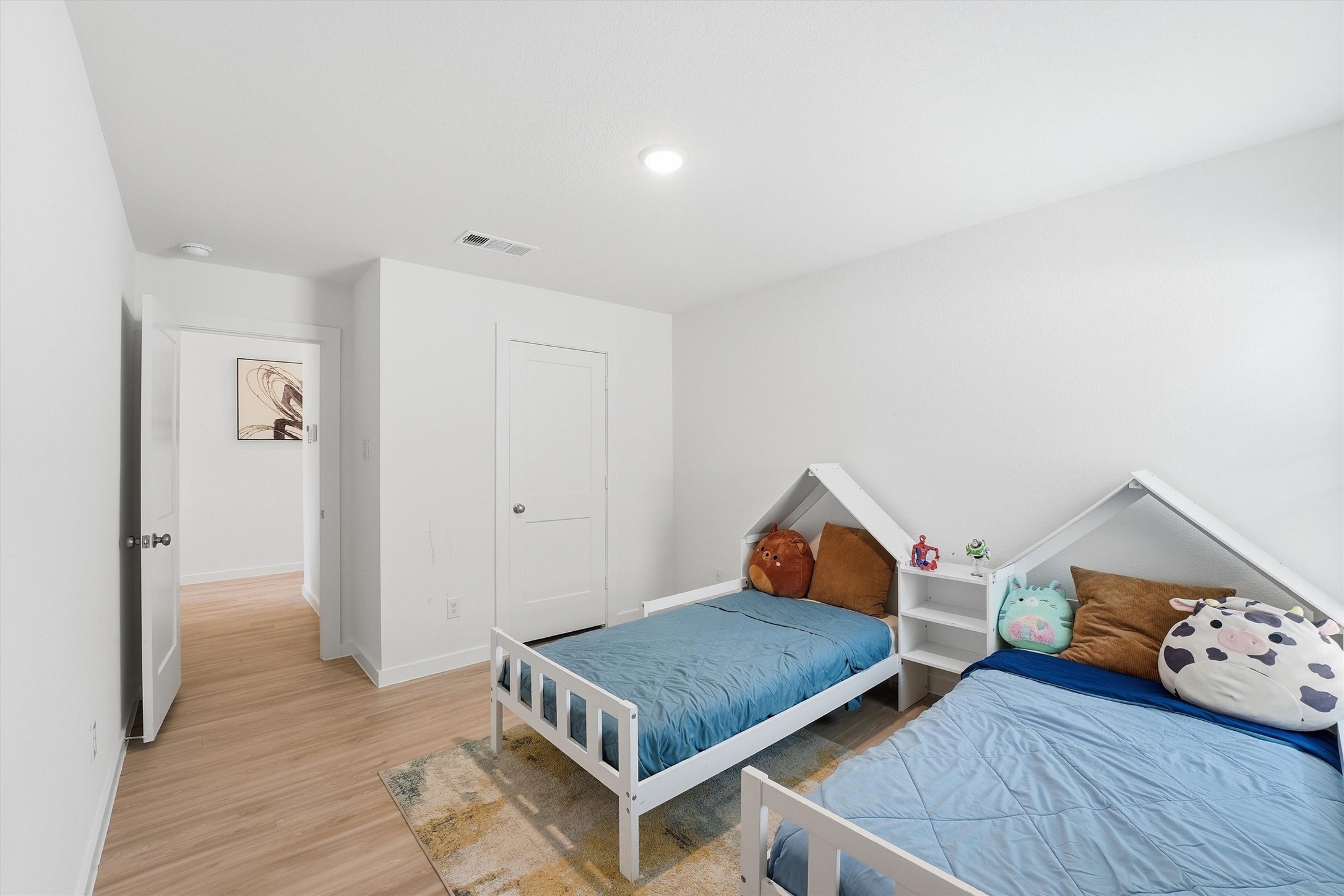 8611 Pier Cove Drive Property Photo 10