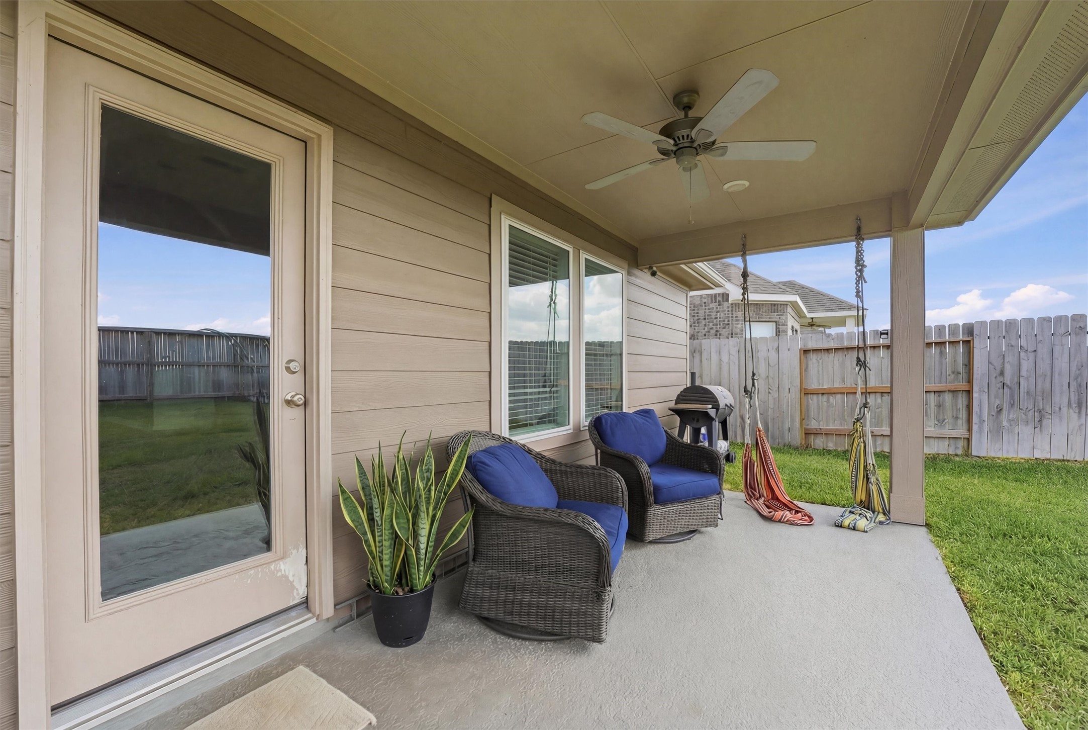 8611 Pier Cove Drive Property Photo 14