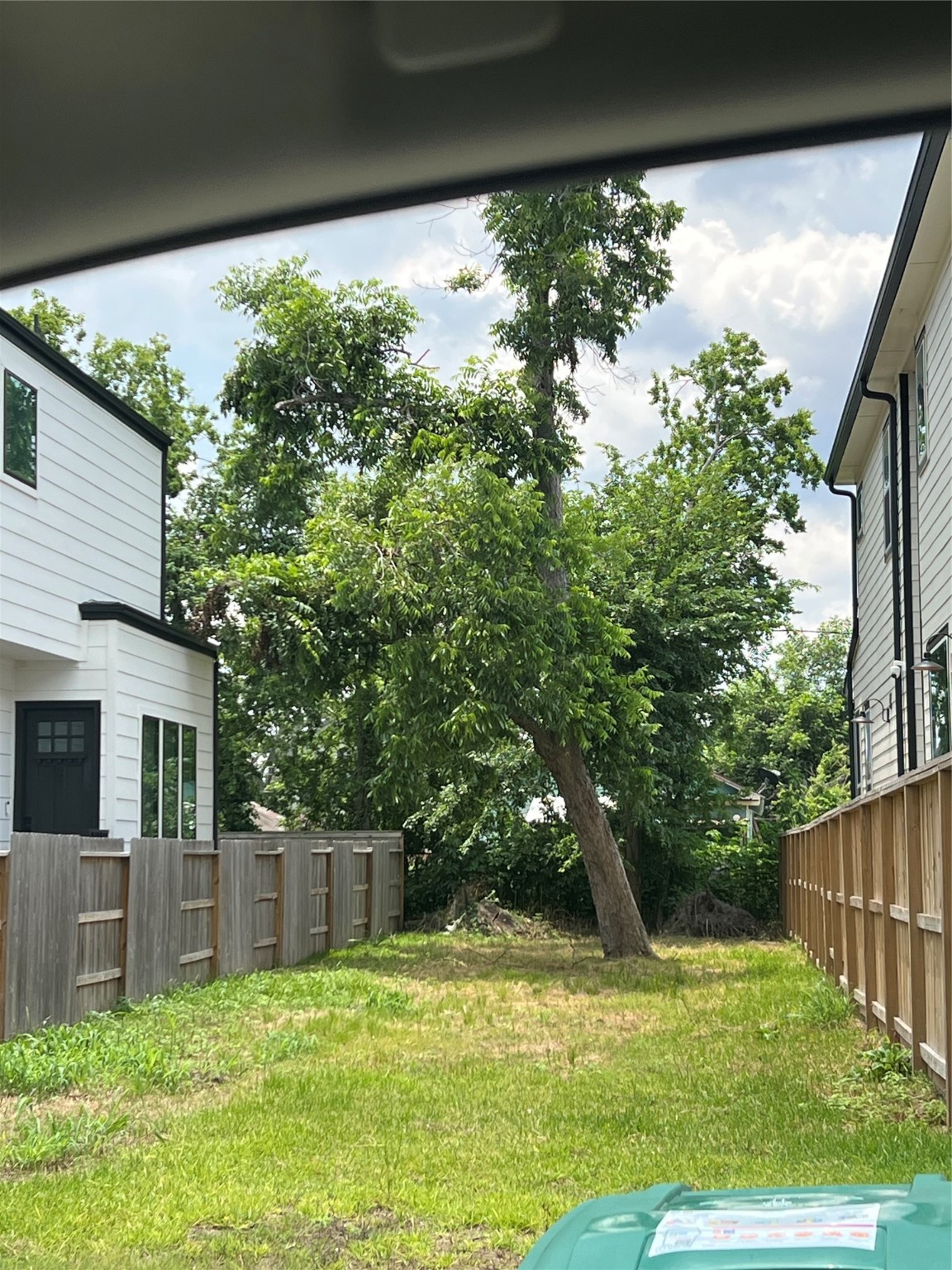306 E 40th Street Property Photo 7