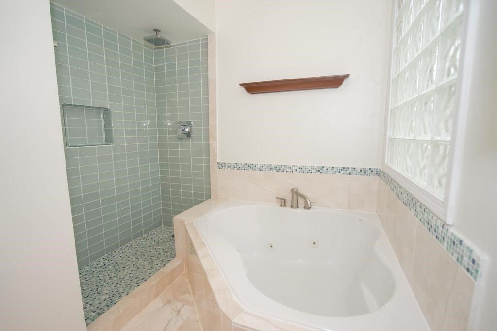 907 Hawthorne Property Photo 8