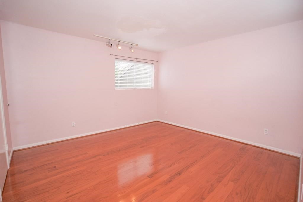 907 Hawthorne Property Photo 10