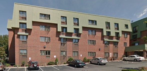 120 E Franklin St Property Photo 4