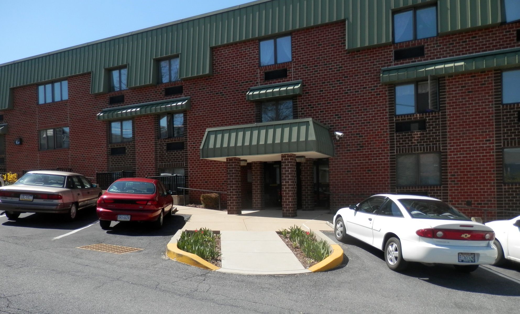 120 E Franklin St Property Photo 6