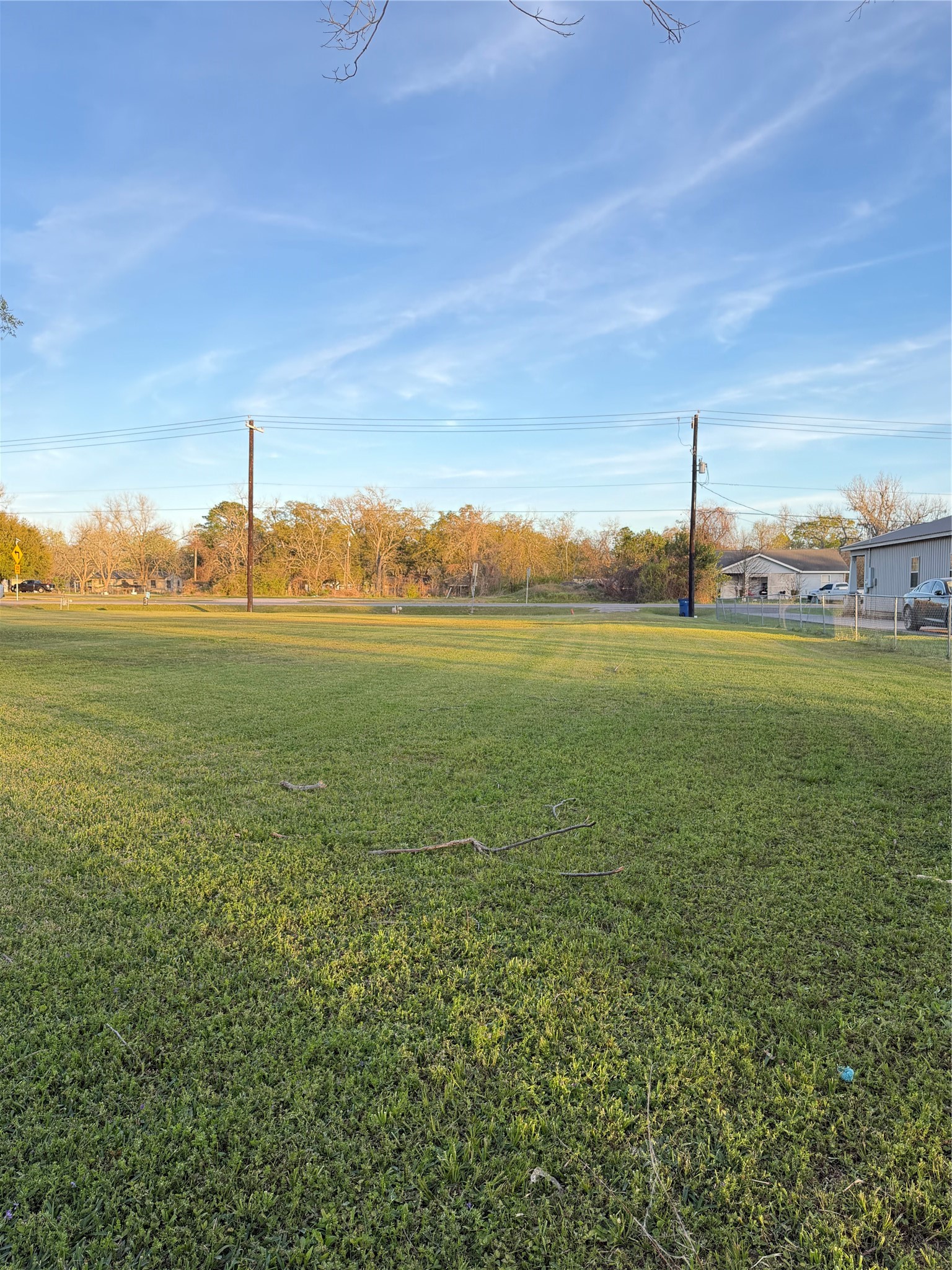 1007 E 2nd Street Property Photo 4