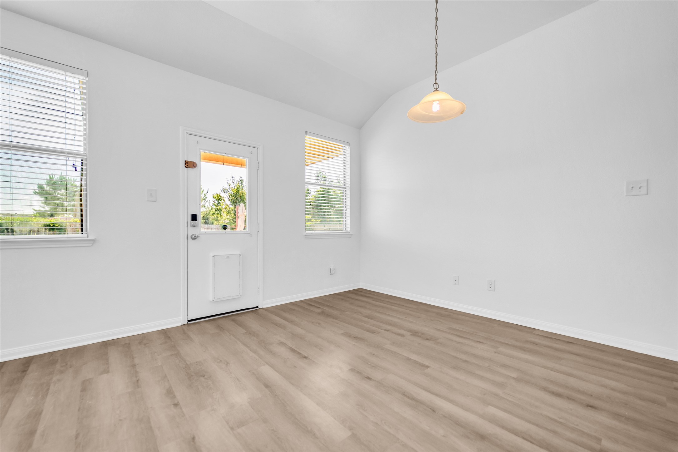 4707 Waukegan Road Property Photo 16