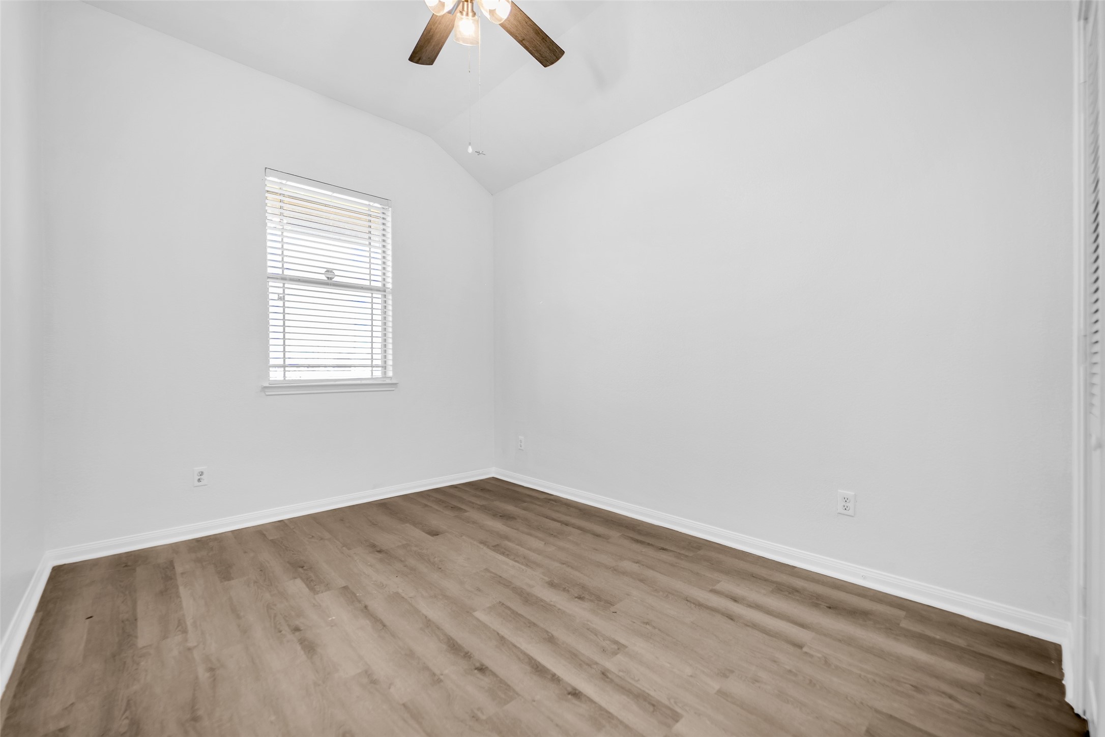 4707 Waukegan Road Property Photo 21