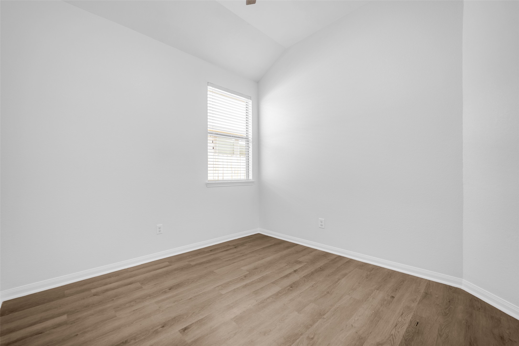 4707 Waukegan Road Property Photo 22