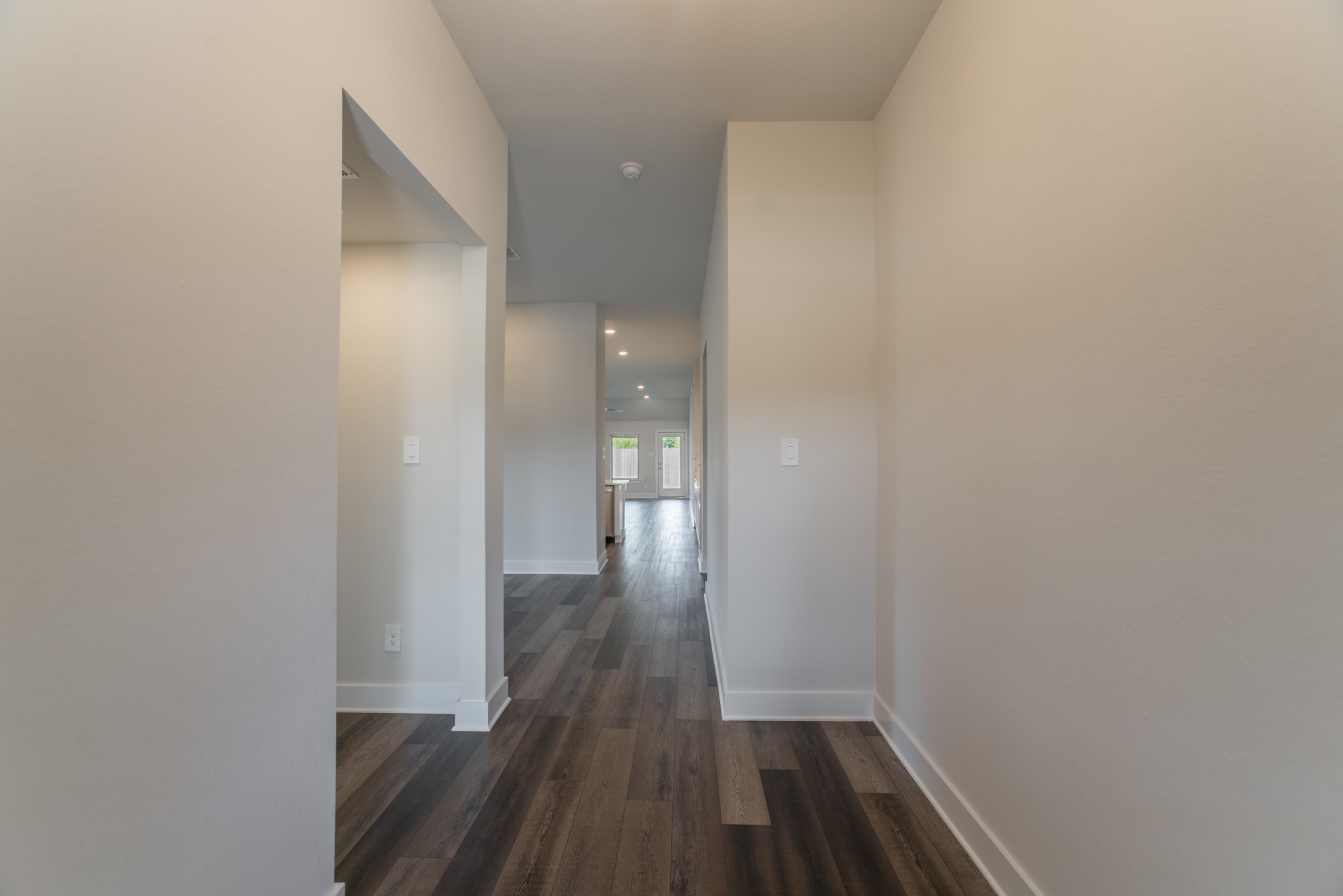 10289 South Goshawk Trail Property Photo 8