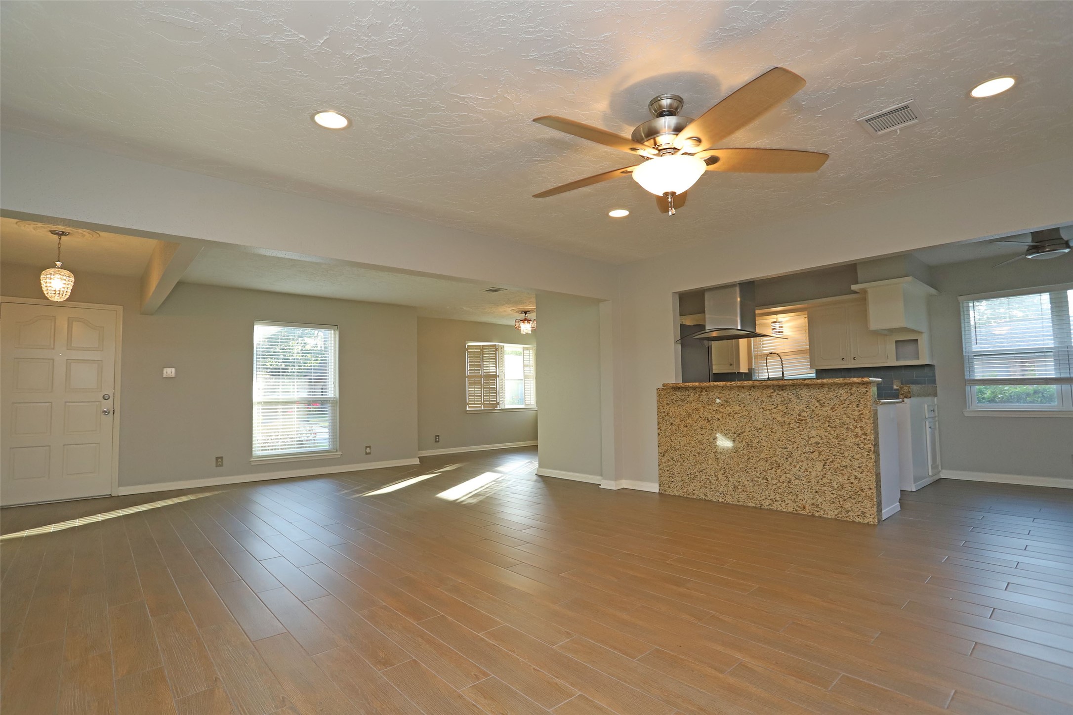 12870 Westella Drive Property Photo 5