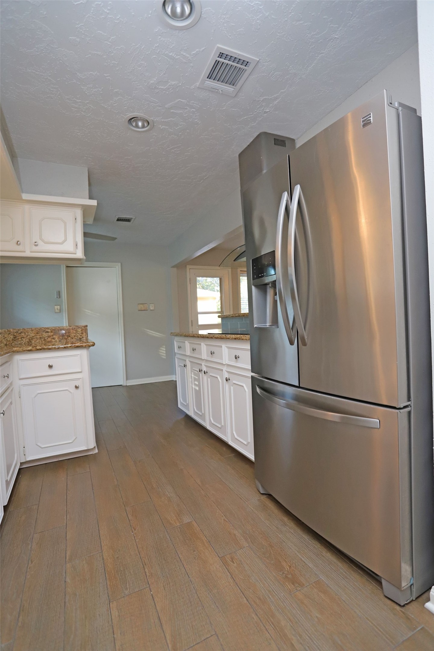 12870 Westella Drive Property Photo 7